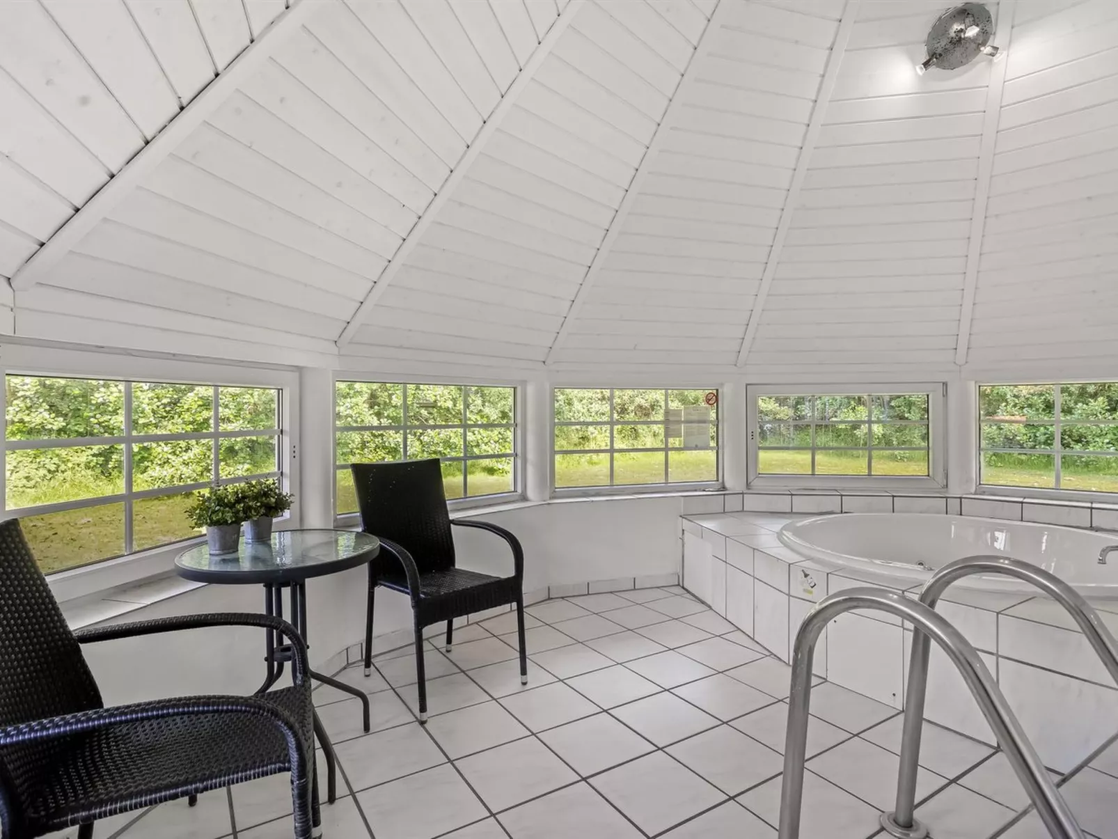 "Tara" - 900m from the sea-Binnen