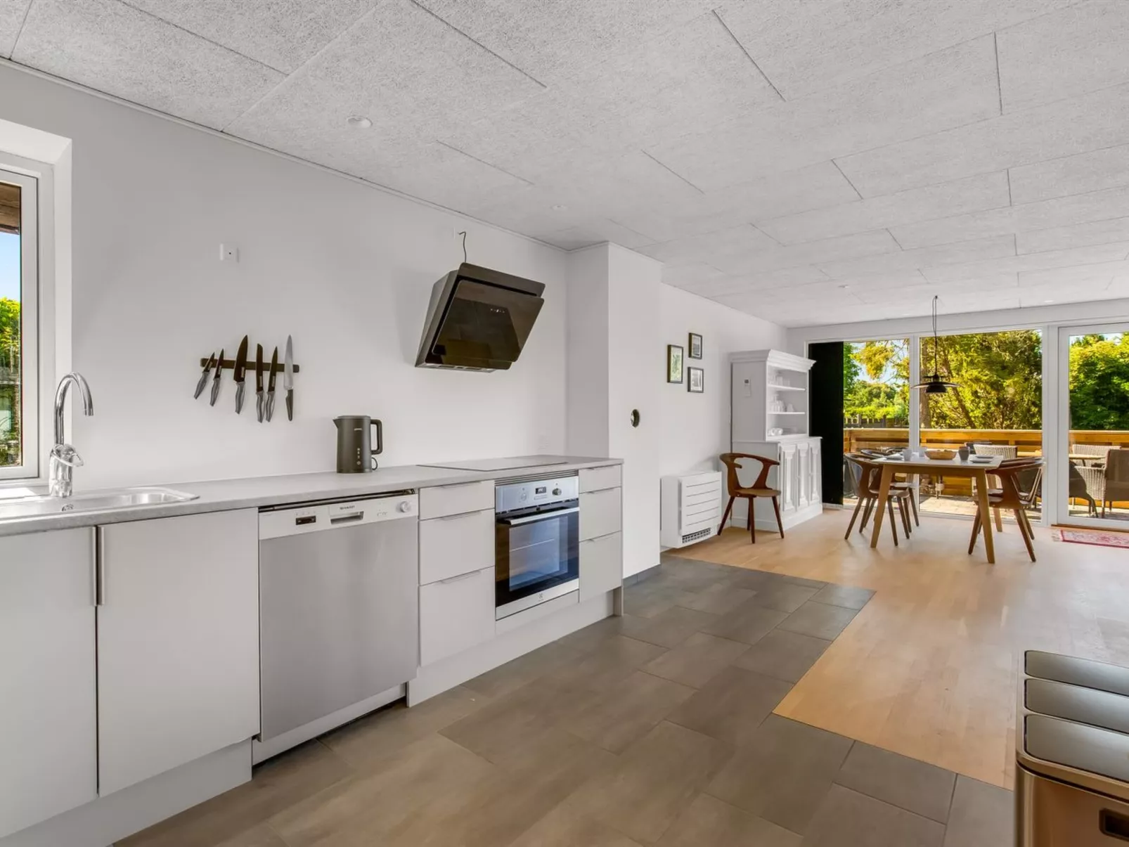 "Abel" - 250m from the sea-Binnen