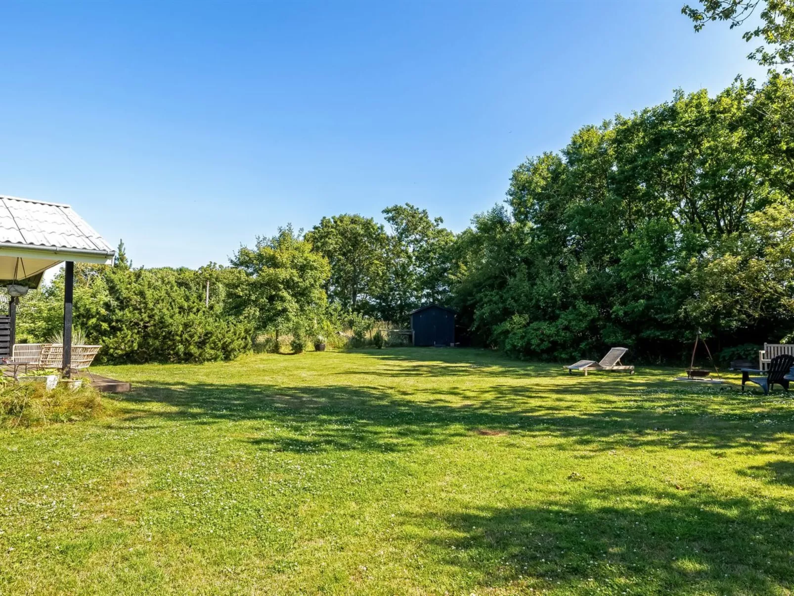 "Voitto" - 1km to the fjord-Buiten