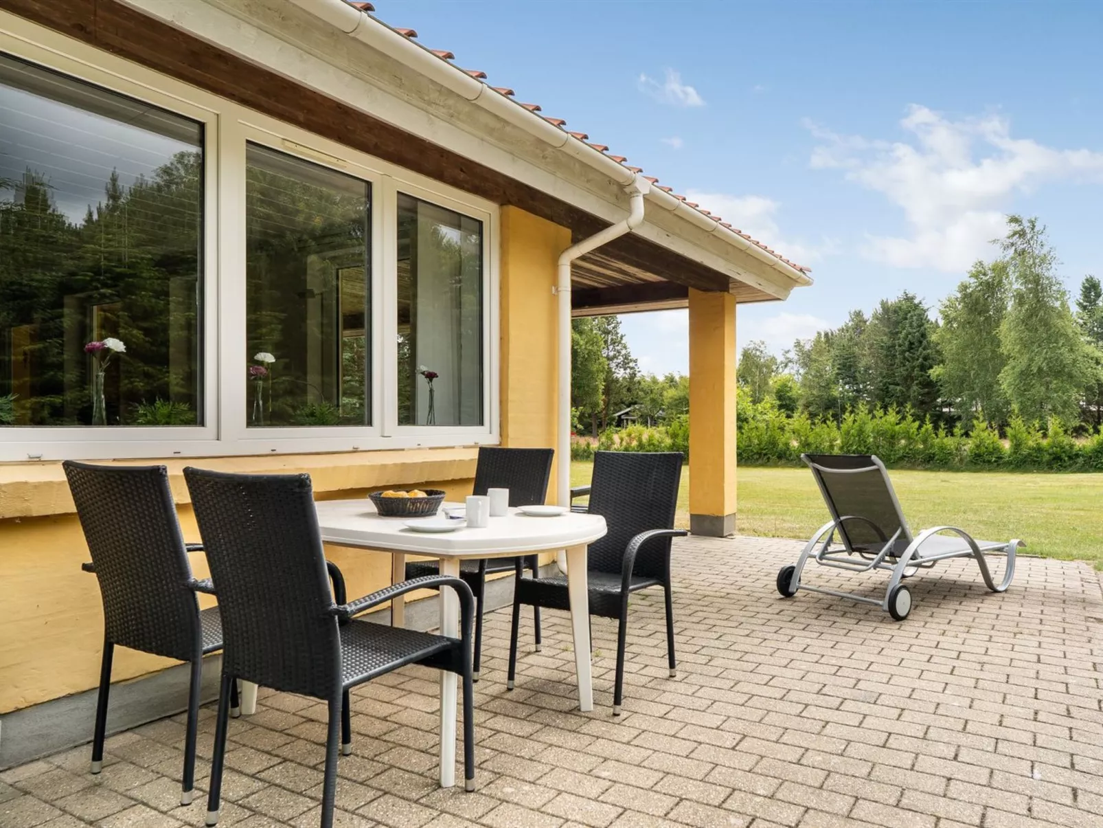 "Ebon" -  from the sea-Buiten