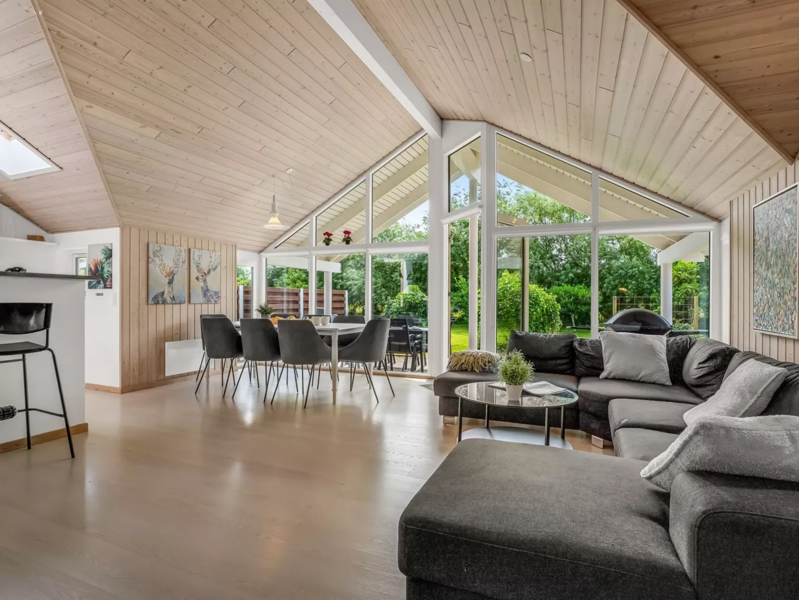 "Mika" - 800m from the sea-Binnen