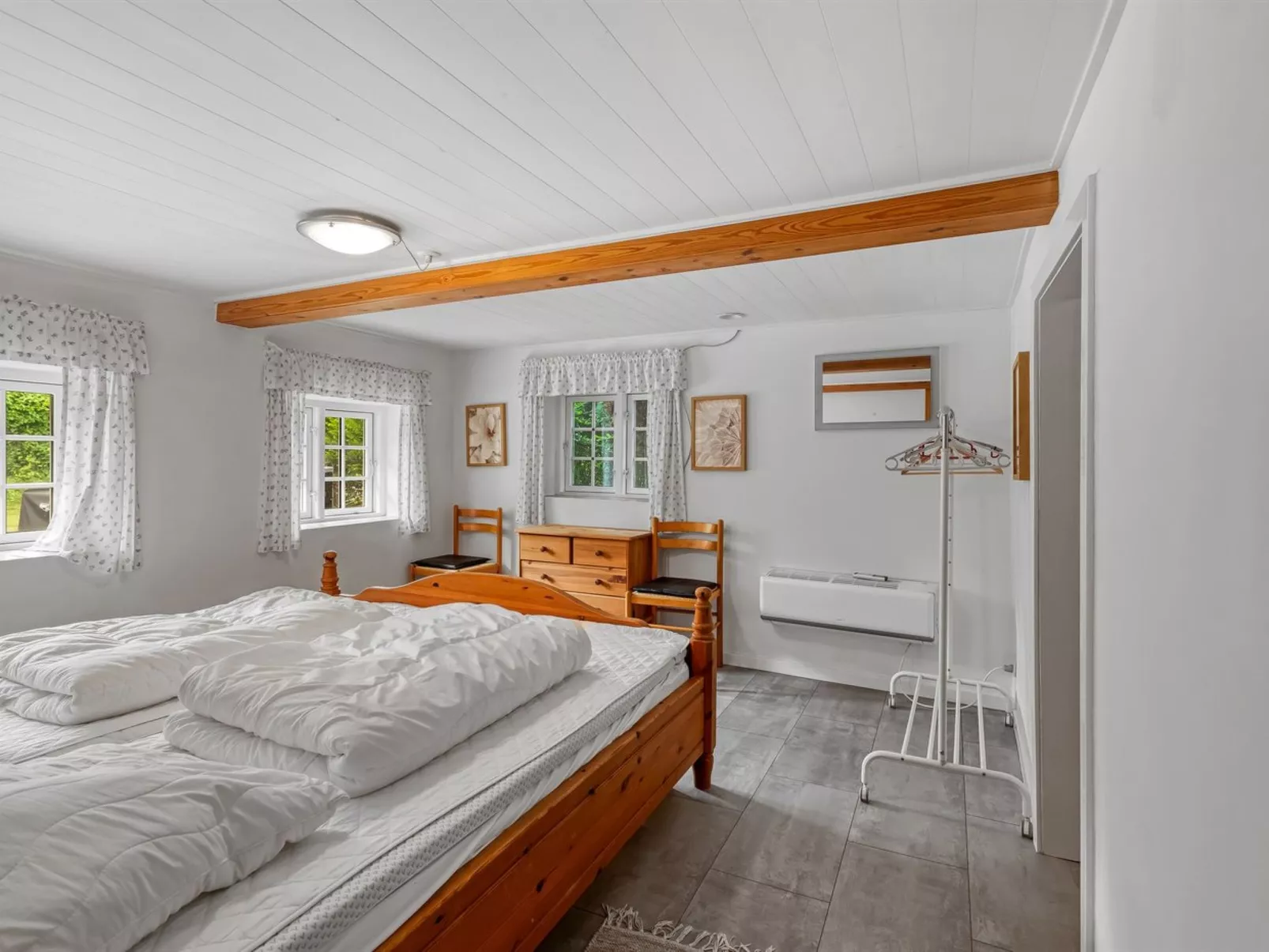 "Yrjö" - 2.5km from the sea-Binnen