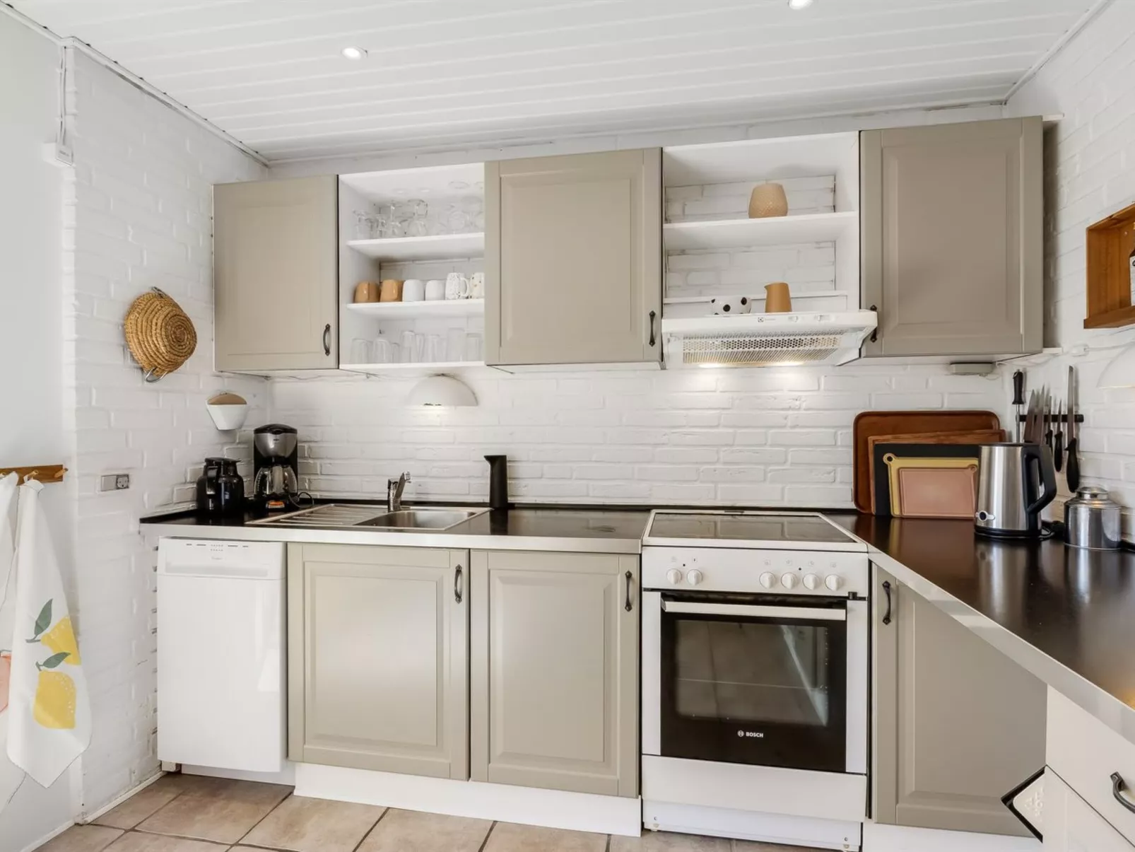 "Murtuz" - 50m from the sea-Binnen