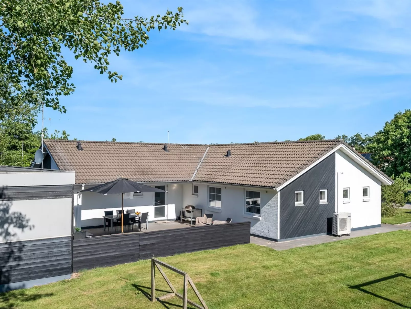 "Guthbrand" - 1.3km from the sea-Buiten