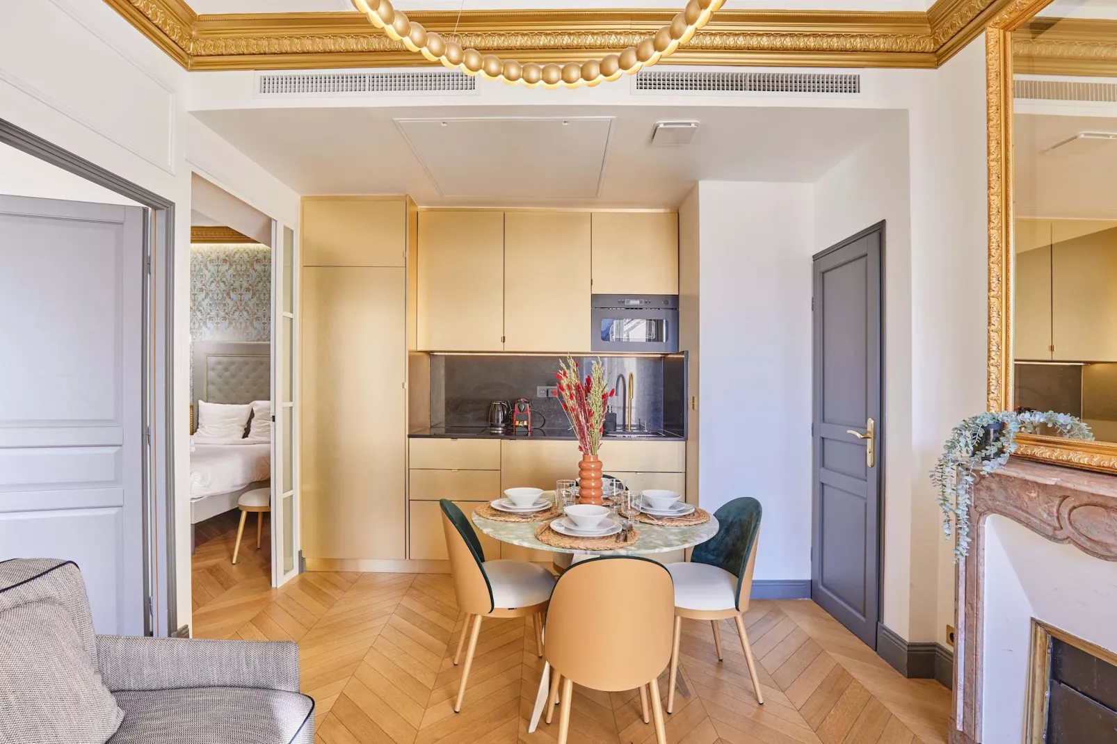 COLISEE B-Image-tags.