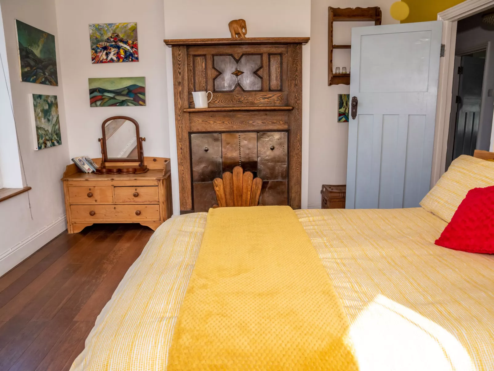 Western Watch-Binnen