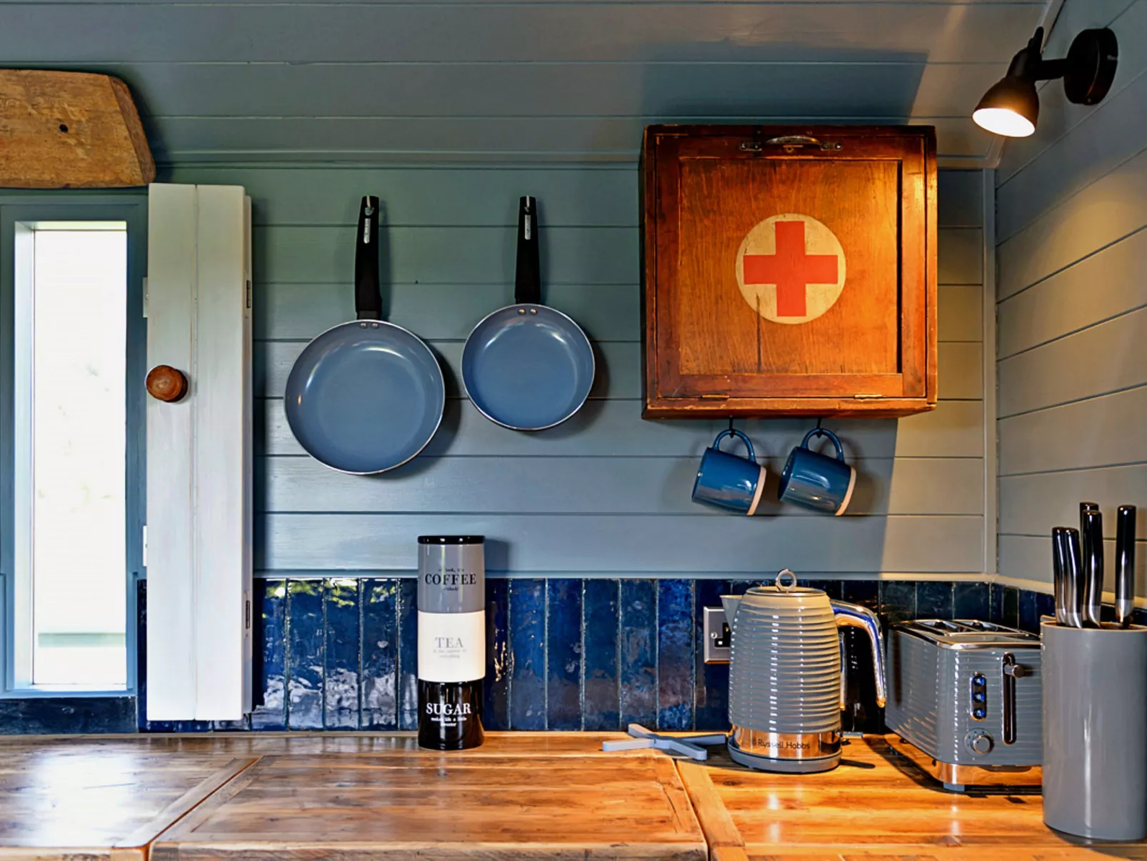 'Susanna' Poachers Hut-Binnen