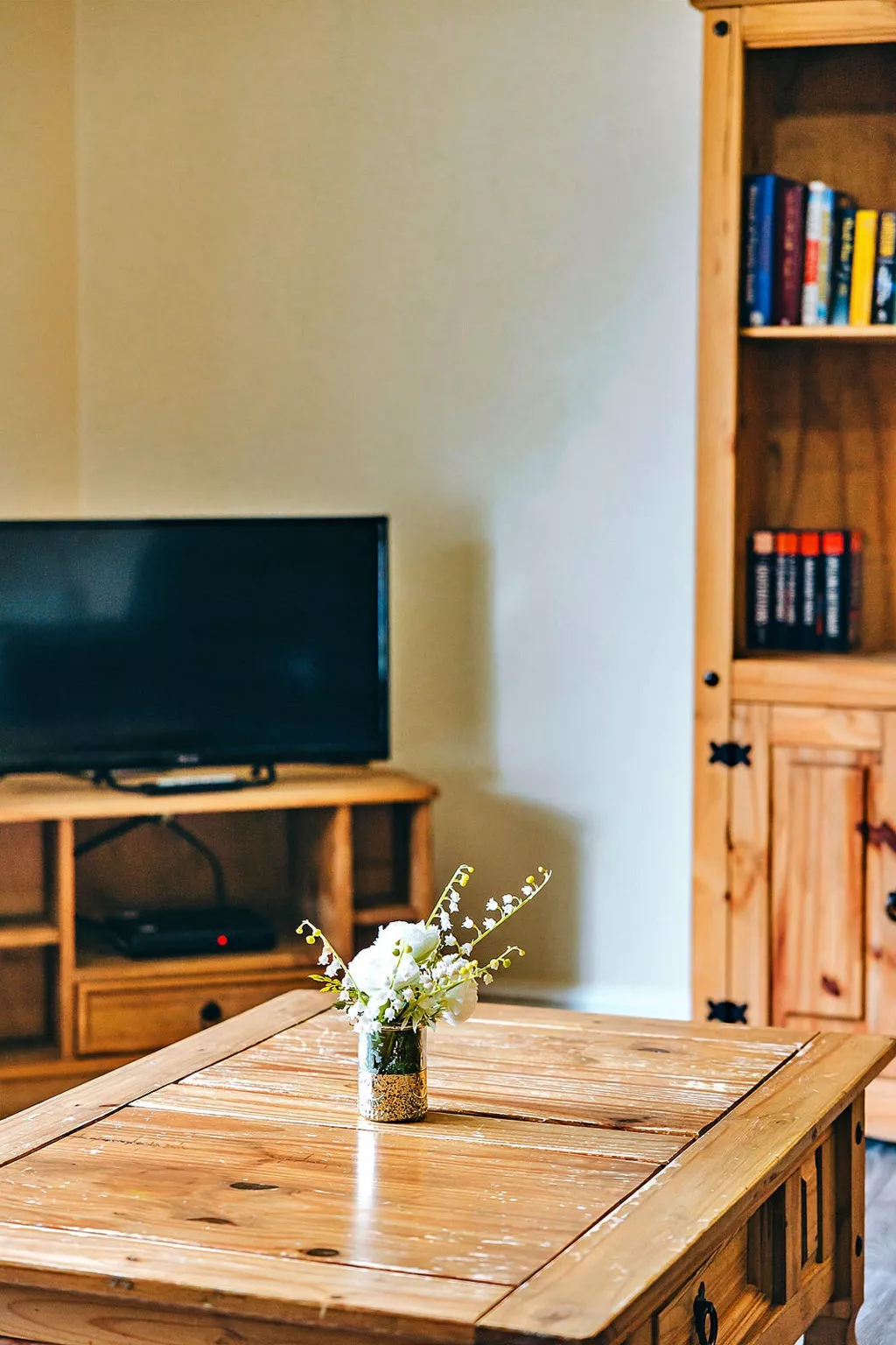 Netley Hall - Honeysuckle-Binnen