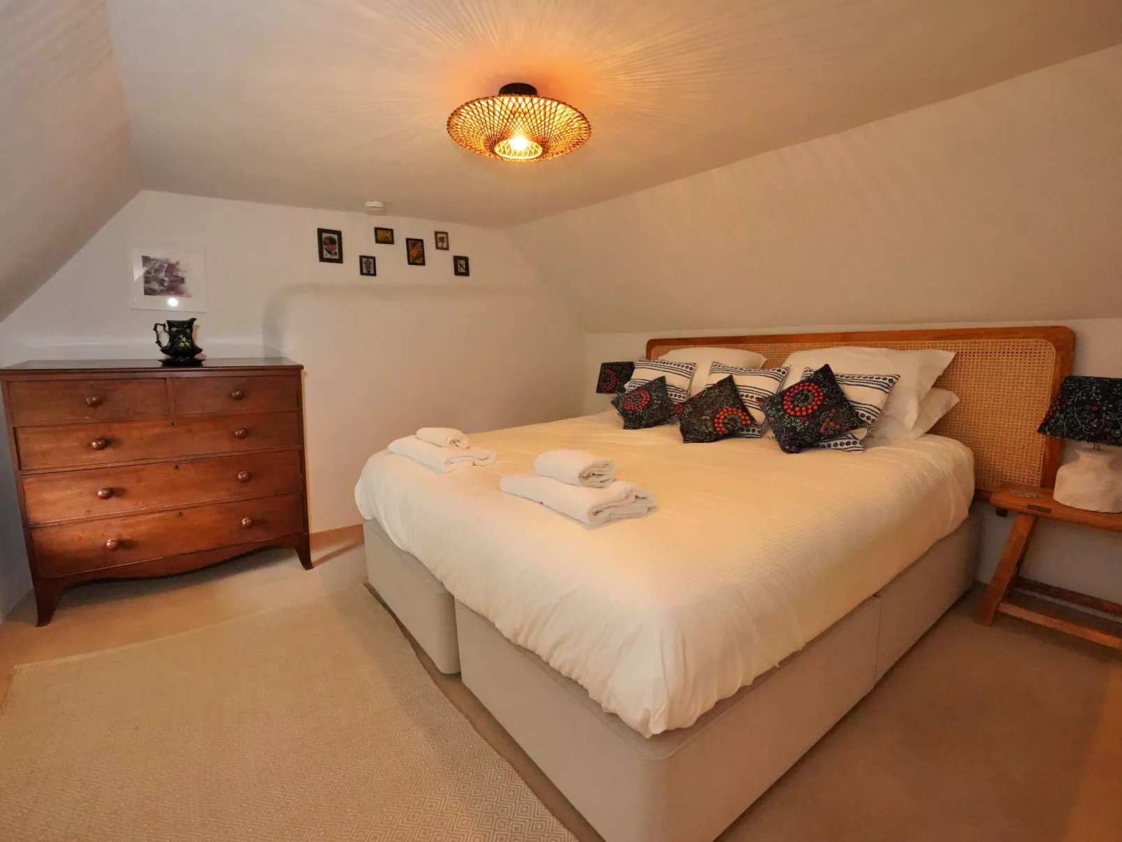 Old Lanvean Cottage-Binnen