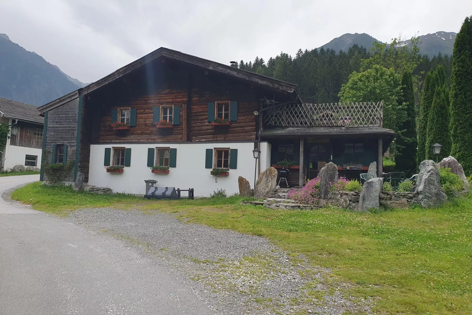 Bauernhaus Bachler-Buitenkant zomer