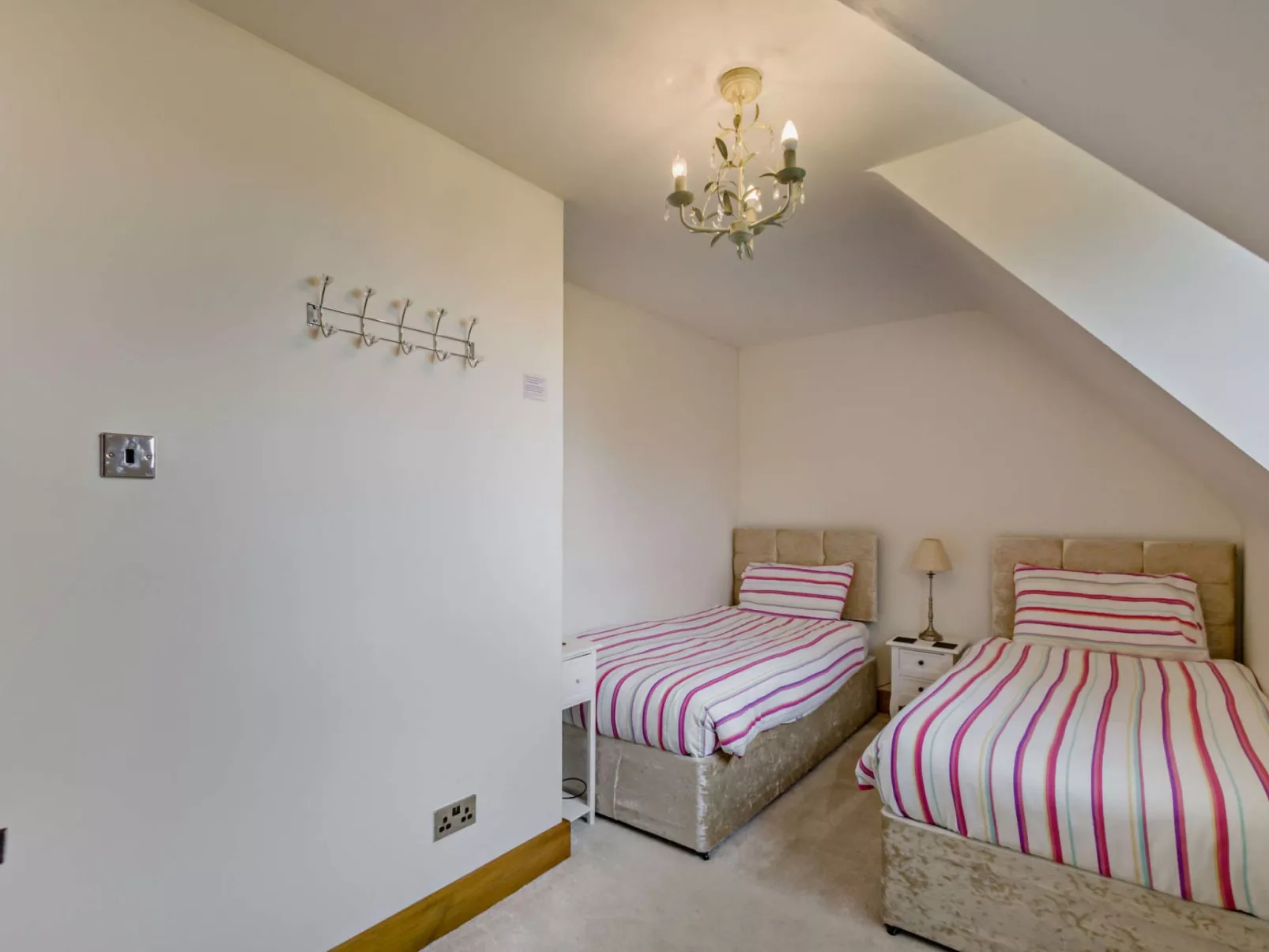 The House at No. 47-Binnen