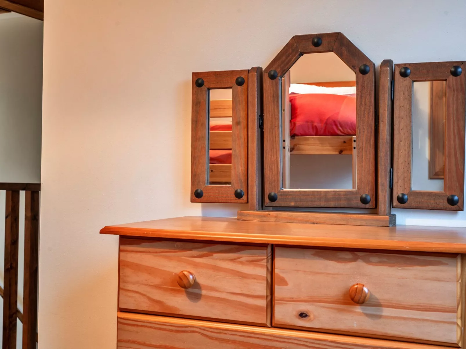 No.1 Gladys' Orchard-Binnen