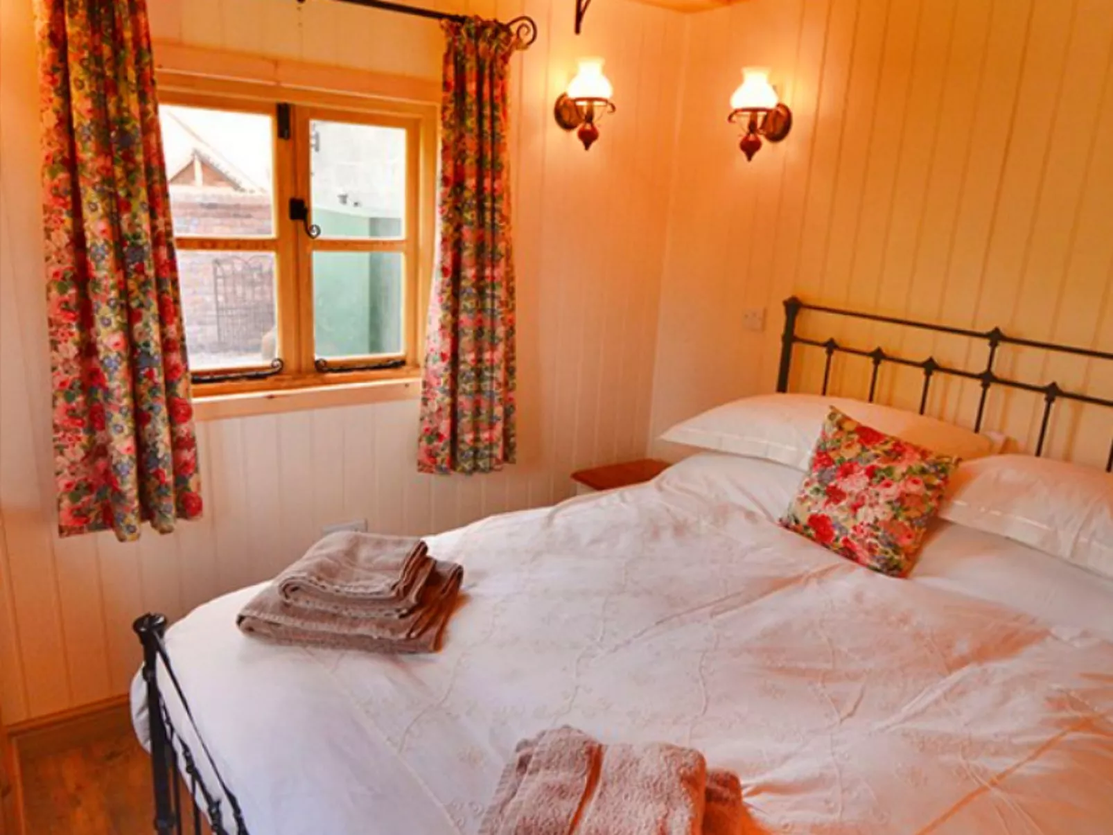 Shepherd's Lodge at Morrells Wood-Binnen