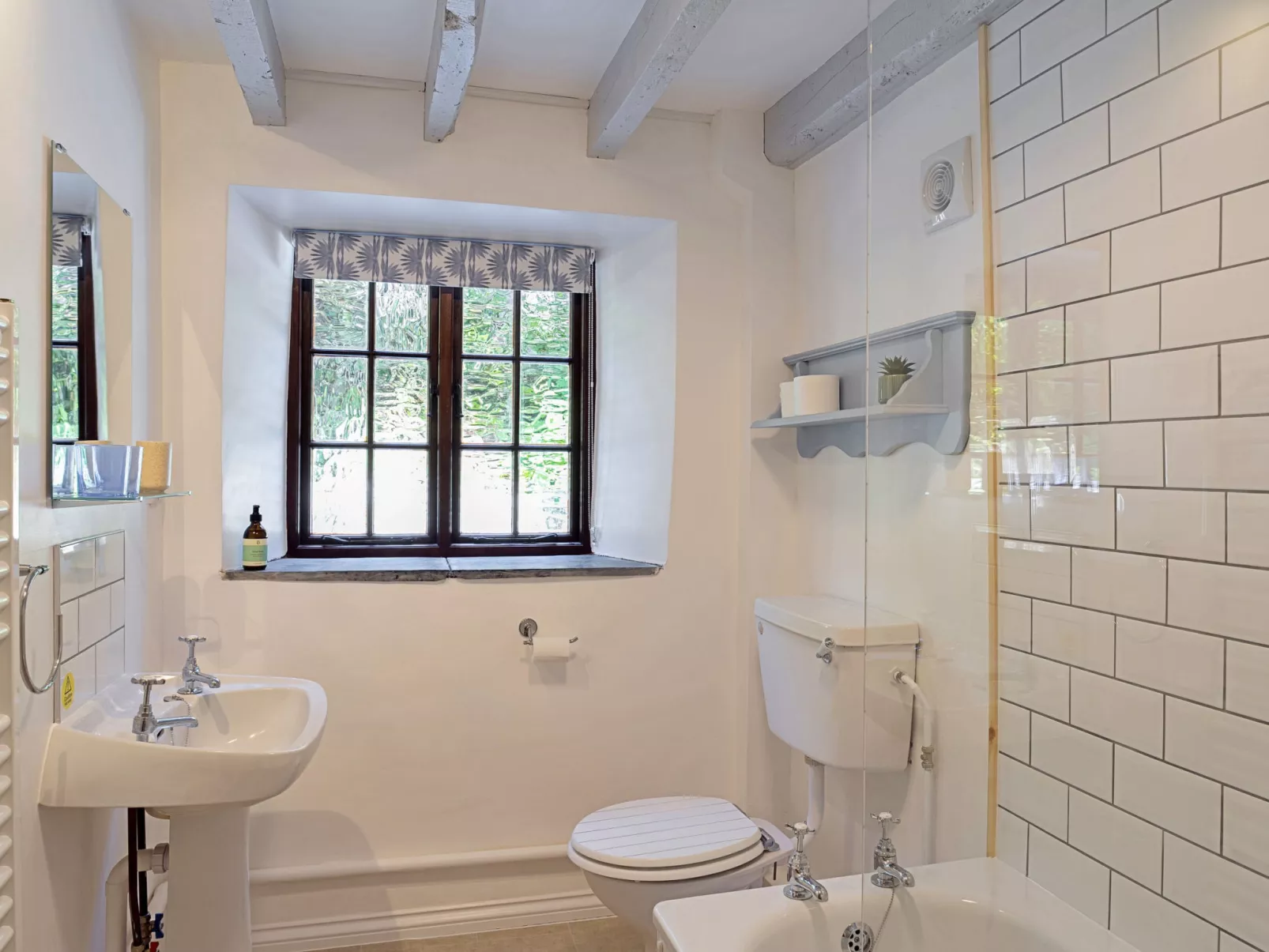 Rowella Cottage-Binnen