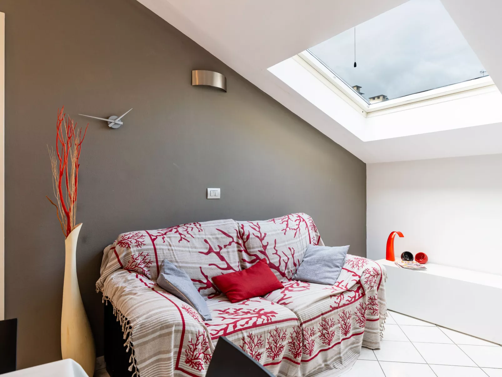 By Center and Sea-Binnen