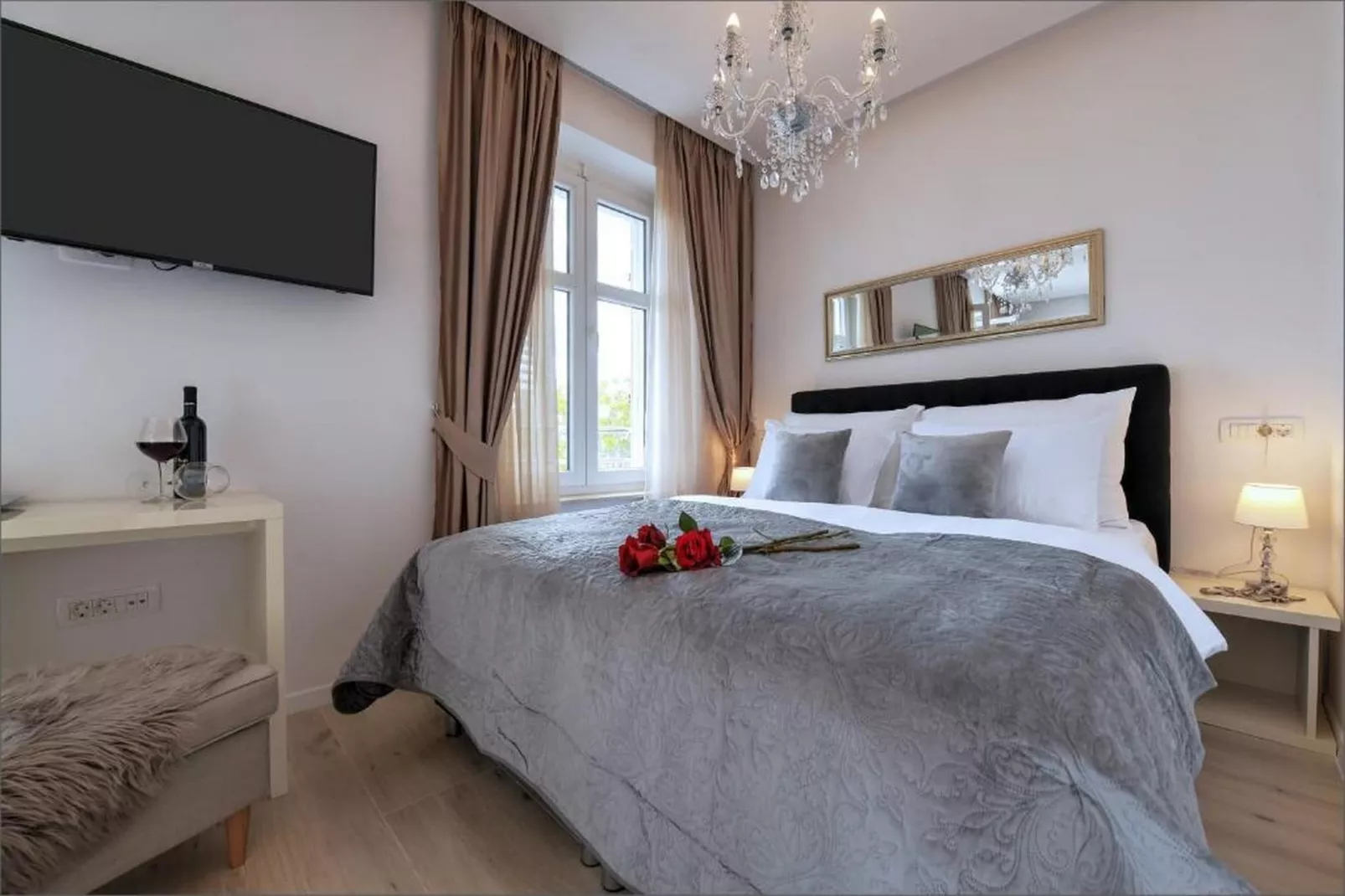 Deluxe Double Room with Balcony and Sea View (1)-Slaapkamer