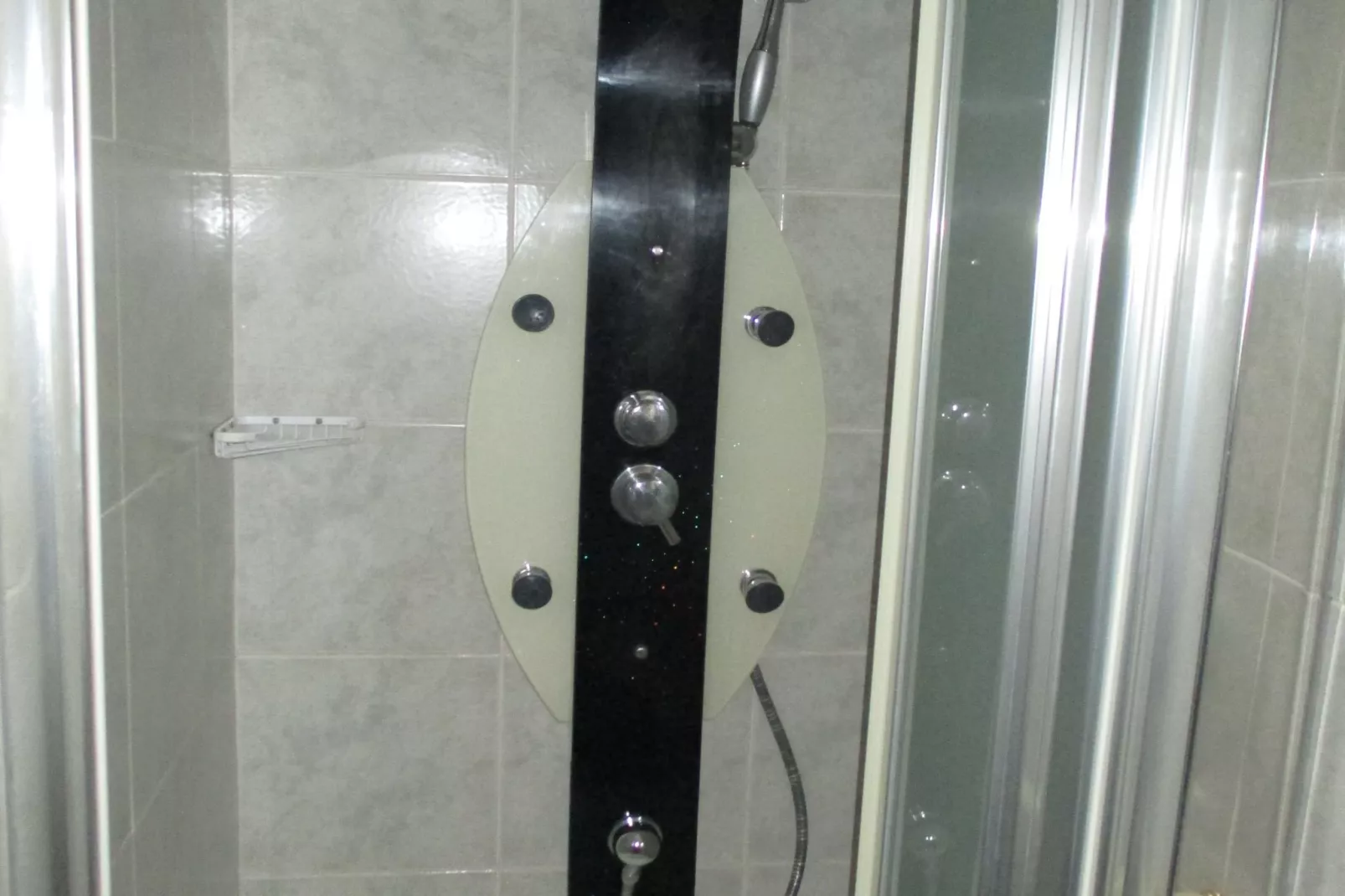 Double Room with Balcony 1 - Room 9-Badkamer