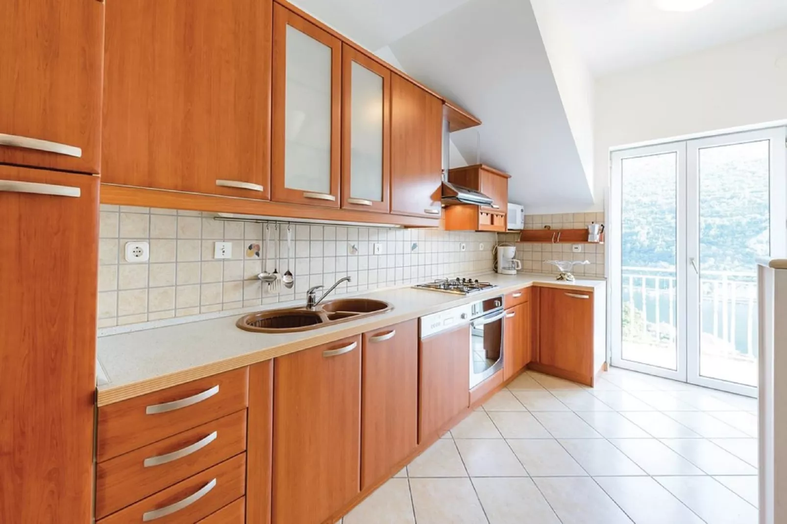 Three Bedroom Apartment with Pool-Keuken