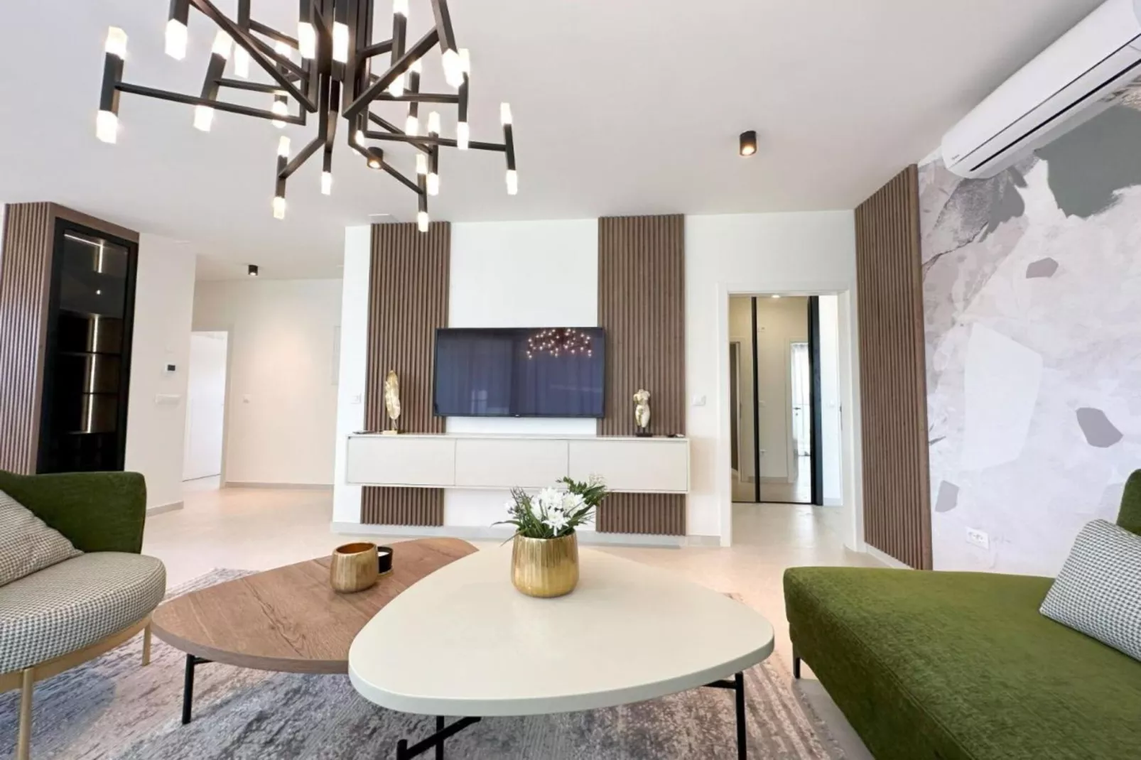 Leonarda Waterfront Residences- Three-Bedroom Penthouse  (The Riviera Three) -S3-Woonkamer