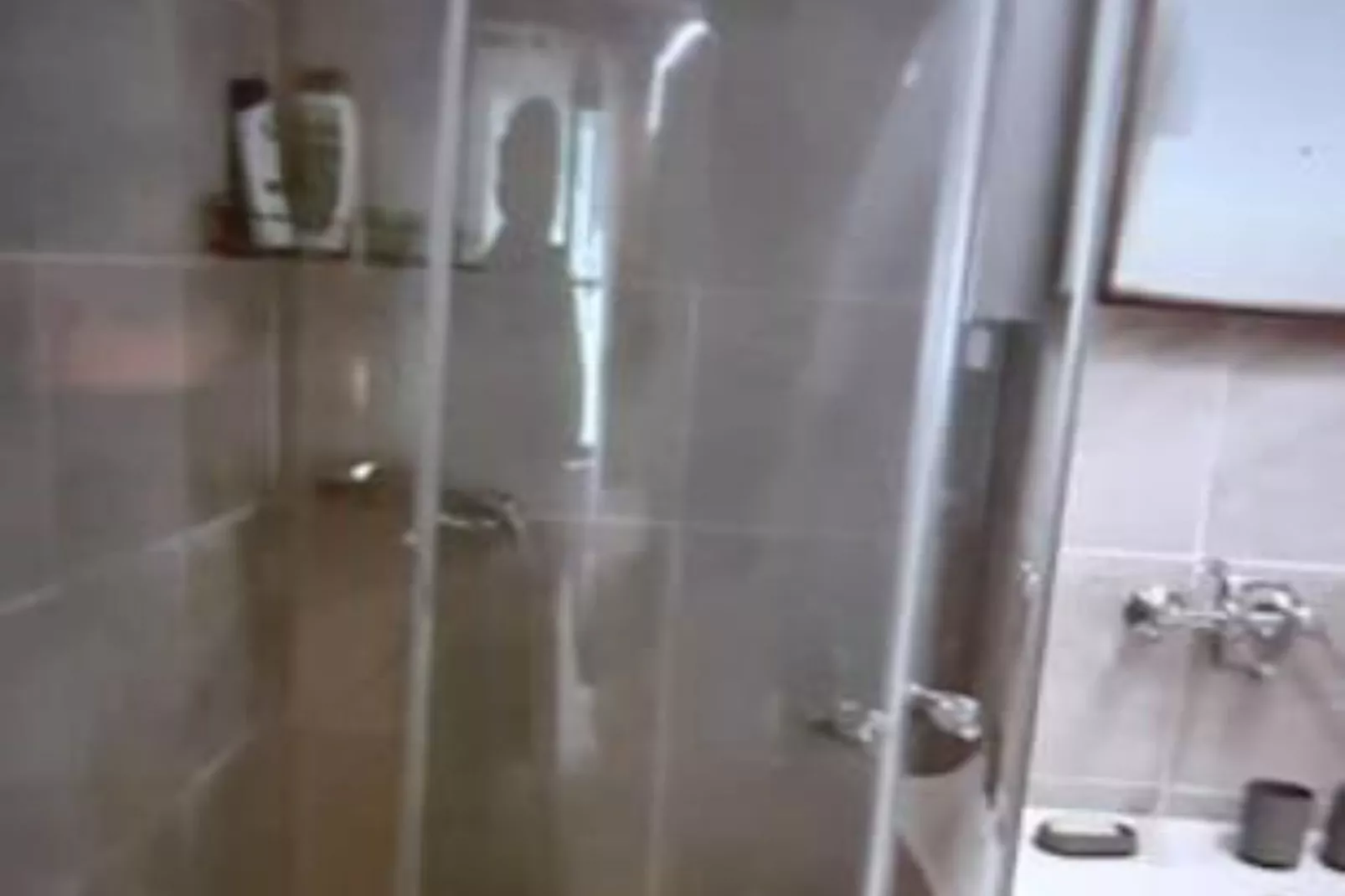 Holiday Home Green Side Cottage - Two Bedroom Holiday Home-Badkamer