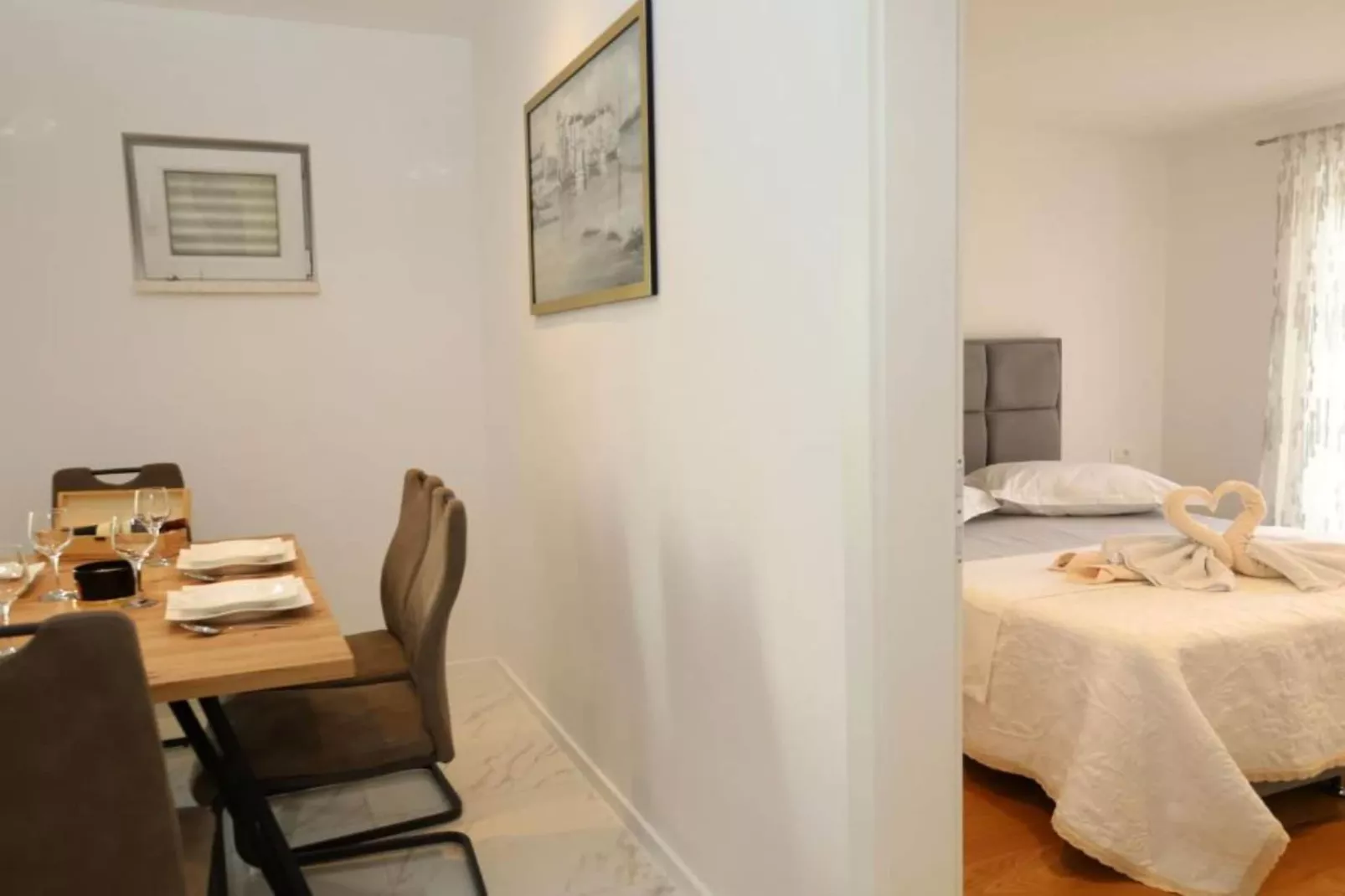 Dalmata D - Two Bedroom Apartment with Terrace-Eetkamer