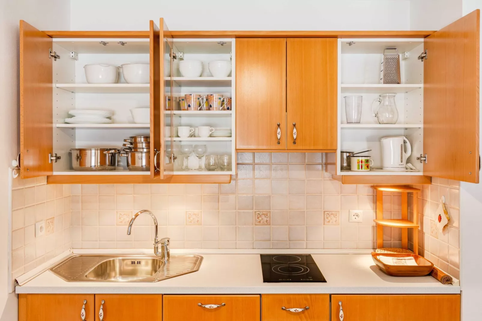 Log pod Mangartom Amazing Apartment with Balcony - One Bedroom Apartment with Balcony-Keuken