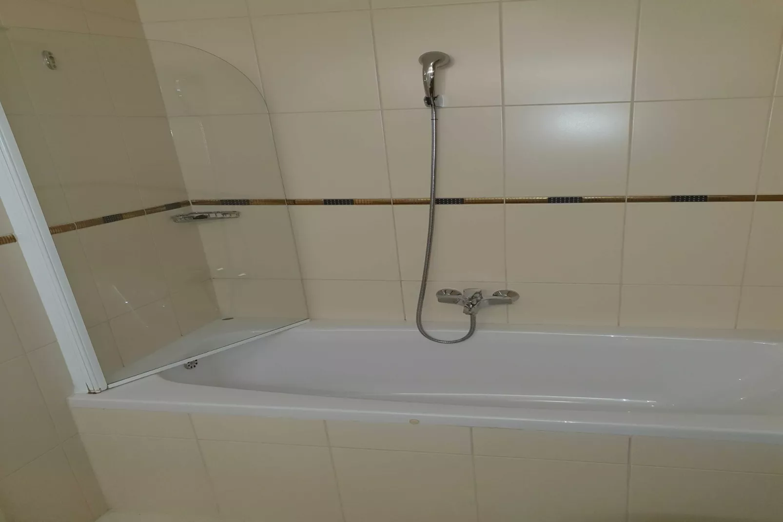 Marina Portorož Family Friendly Apartment 5 - Two Bedroom Apatment-Badkamer