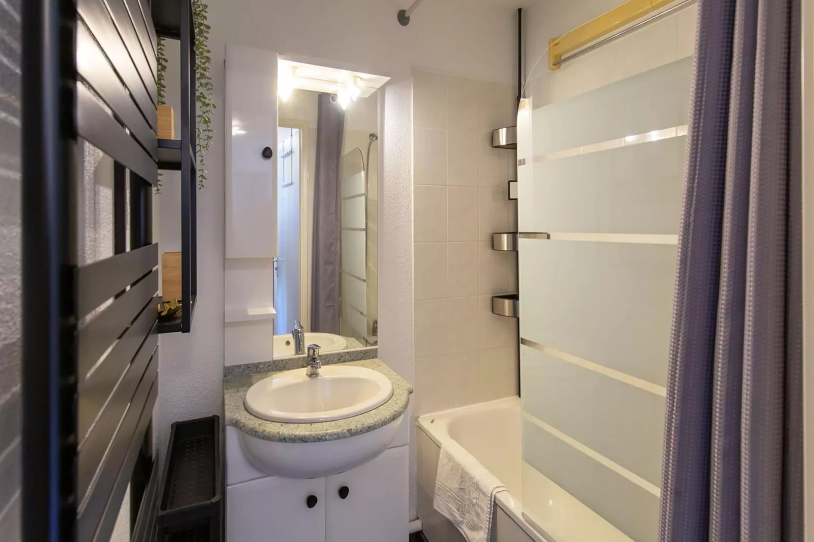 Balcons du soleil II A N°53 - ST4-Badkamer