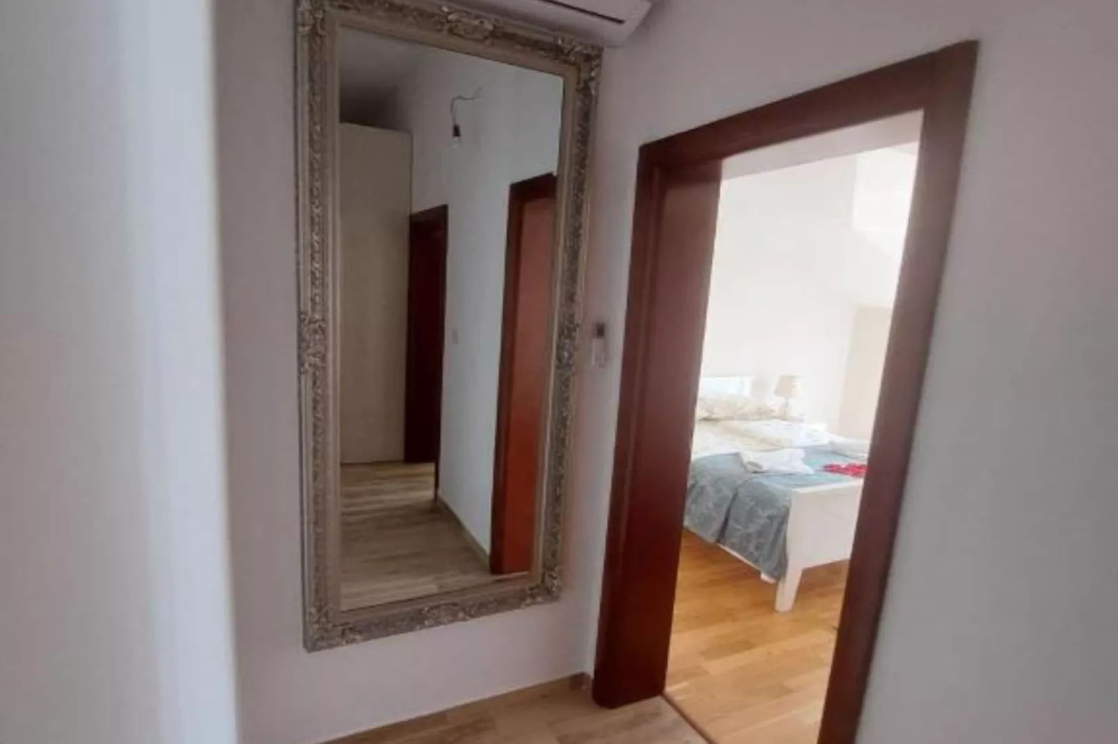 Deluxe City Escape with Modern Comforts & Garage - Double Room-Slaapkamer