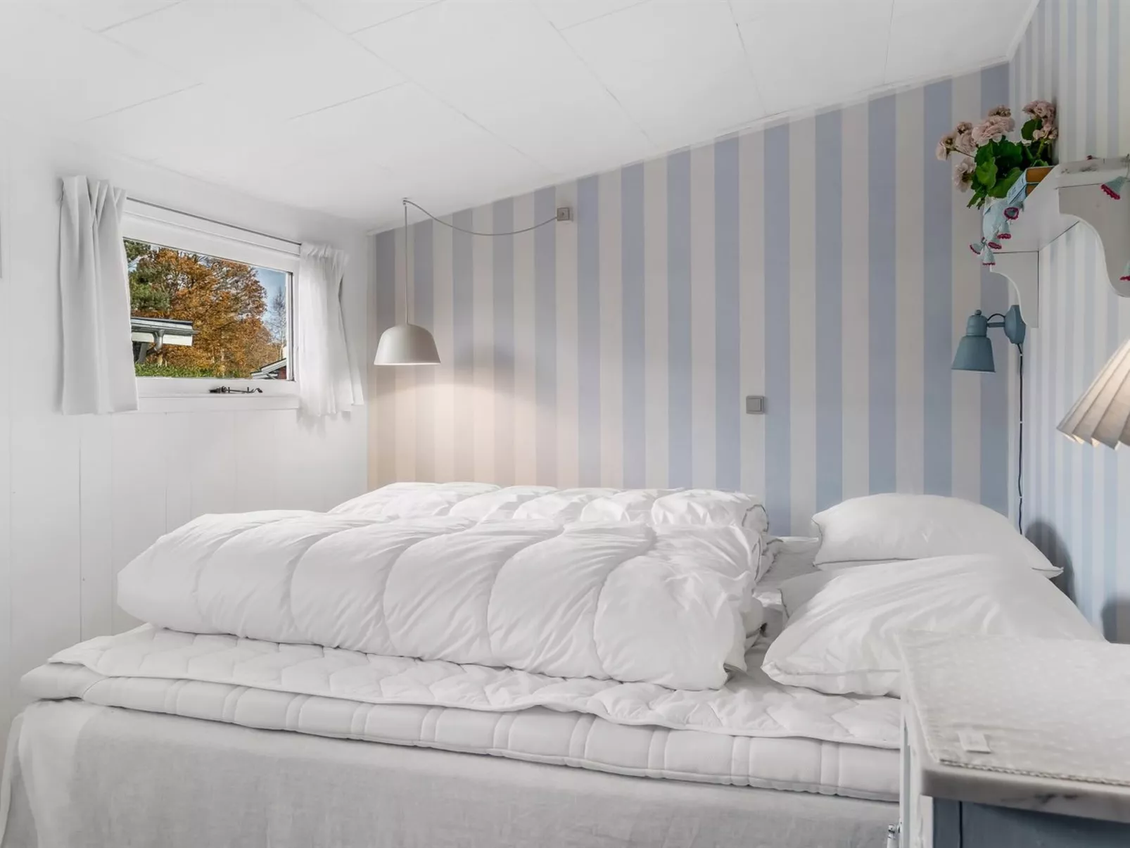 "Kamilla" -  from the sea-Binnen