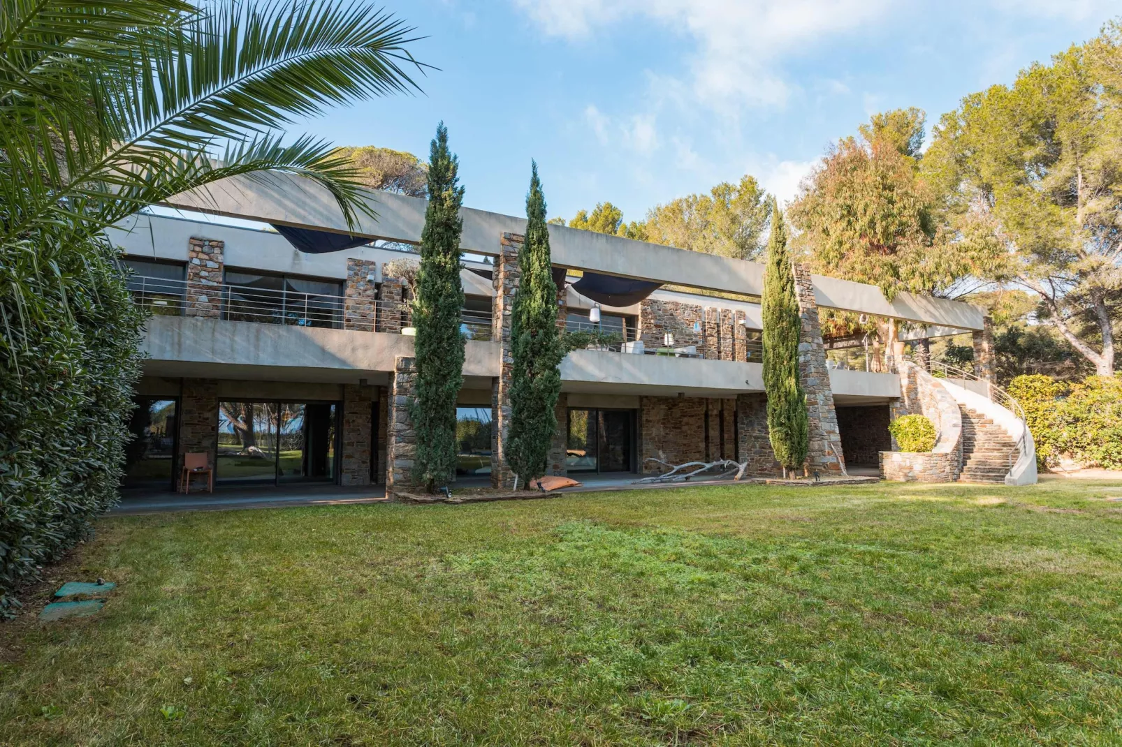 Villa Ephelele-Buitenkant zomer