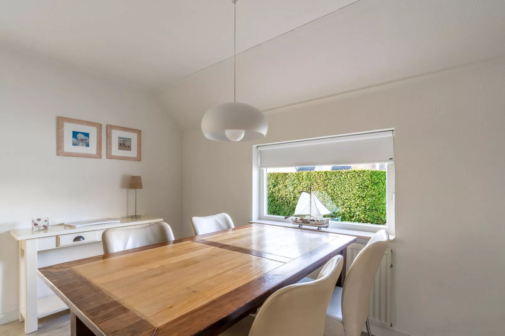 Kamperfoelie 77-Eetkamer