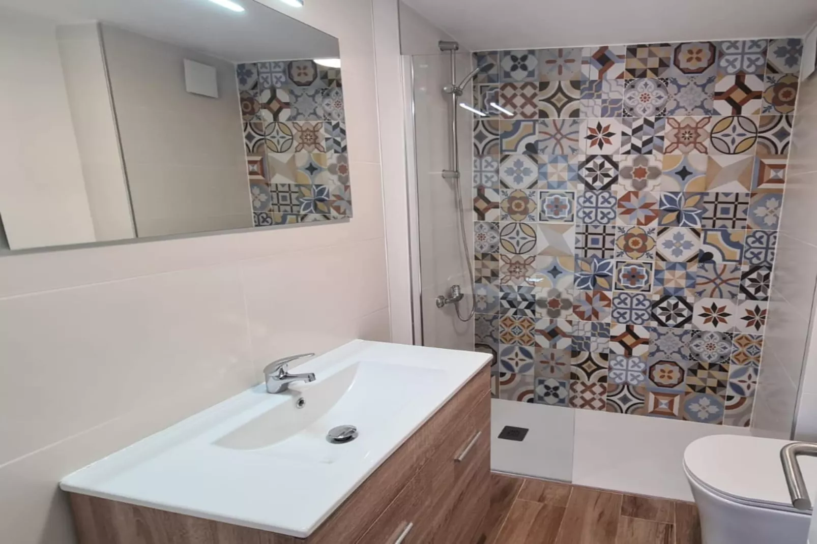 CT 344 AL - Faro's Teckel Apartments Geminis Sky-Badkamer