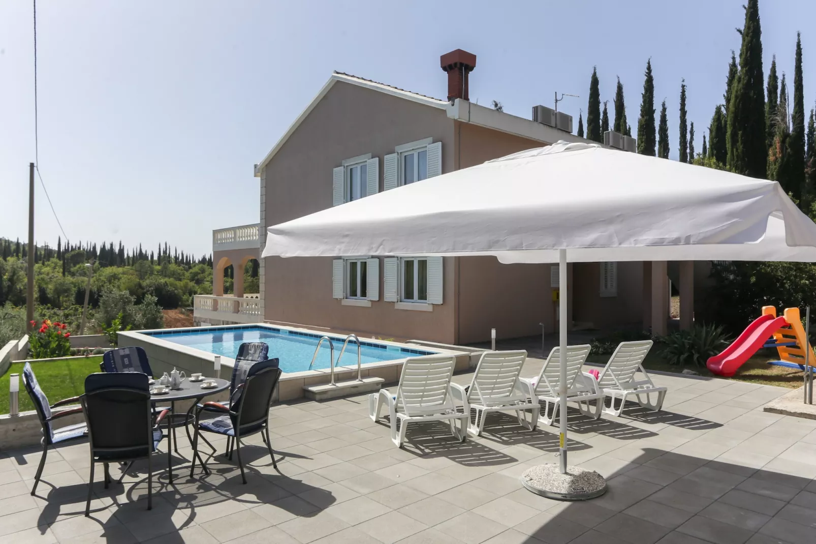 Apartments Villa Harmonia - Comfort One-Bedroom Apartment with Balcony and Shared Pool-Buitenlucht