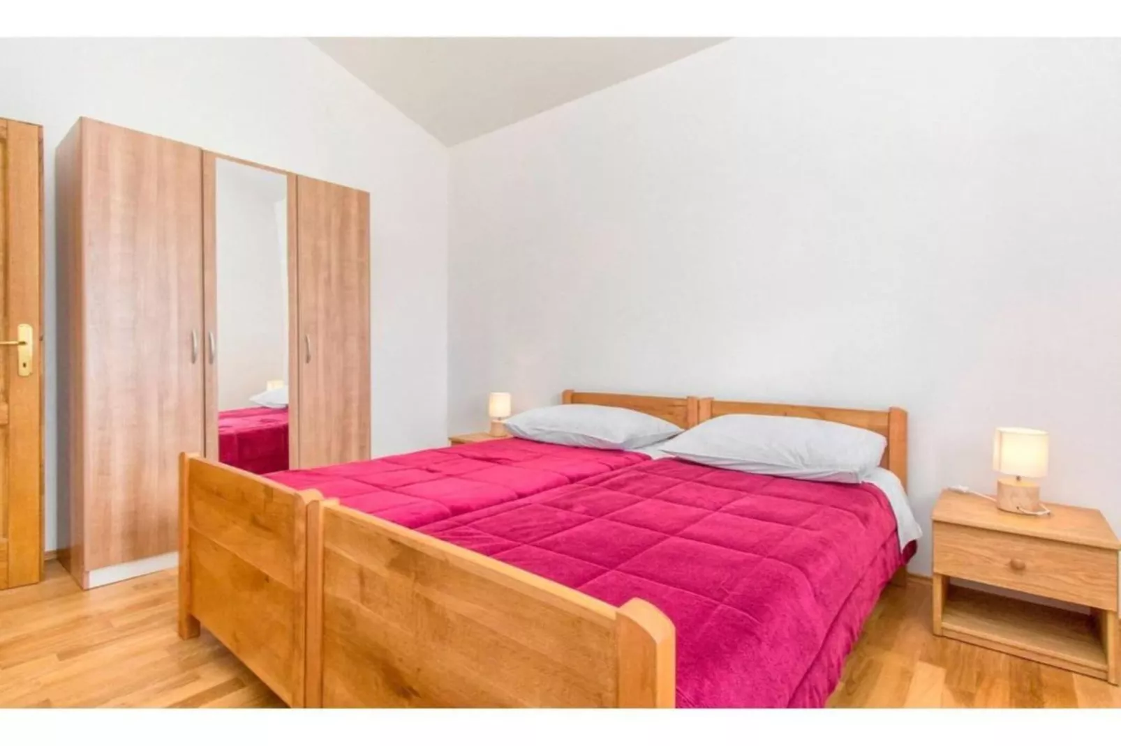 Villa Dalmacija Four Bedroom Villa with the pool