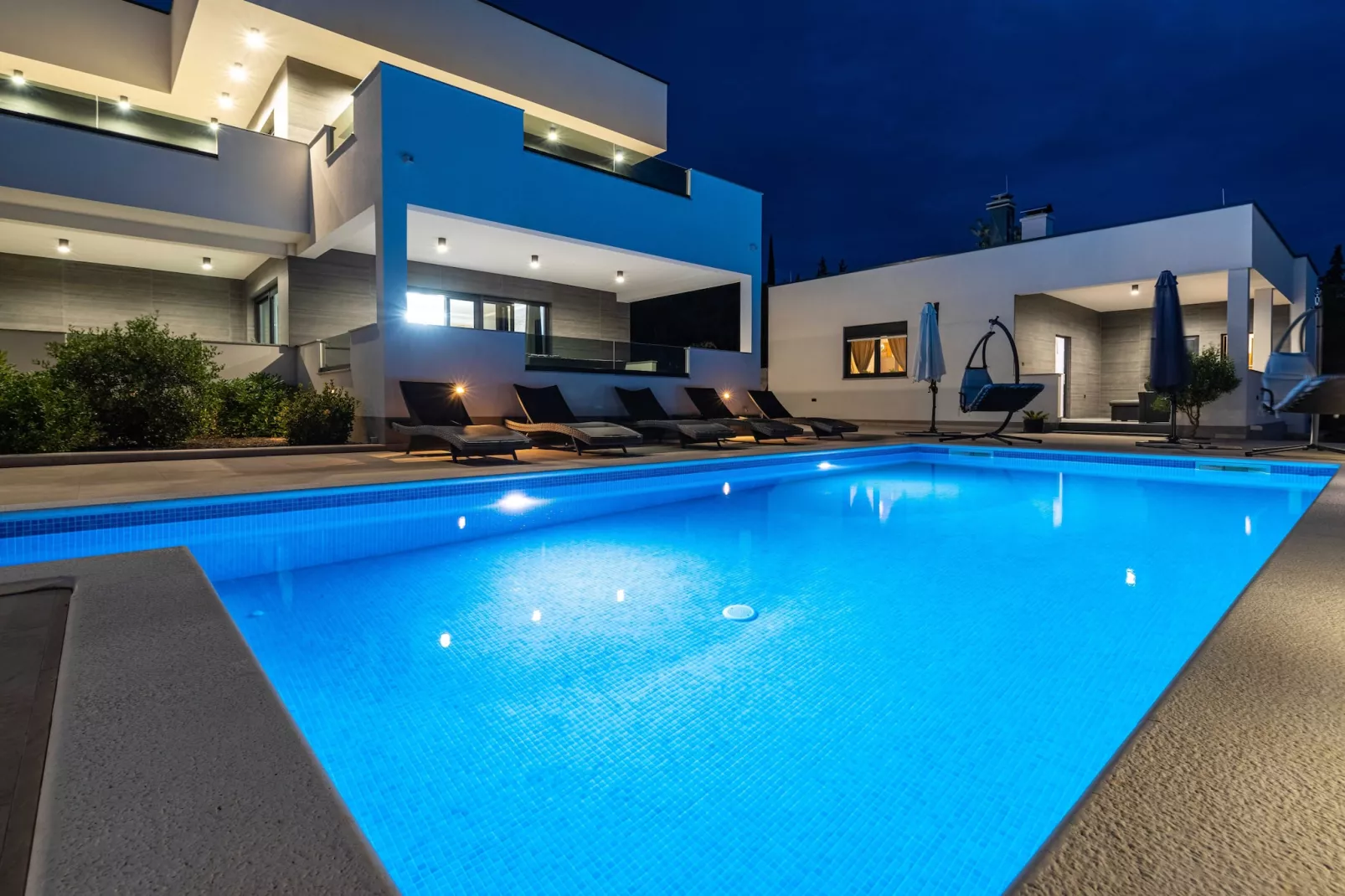 Luxury Villa Burra-Buitenkant zomer