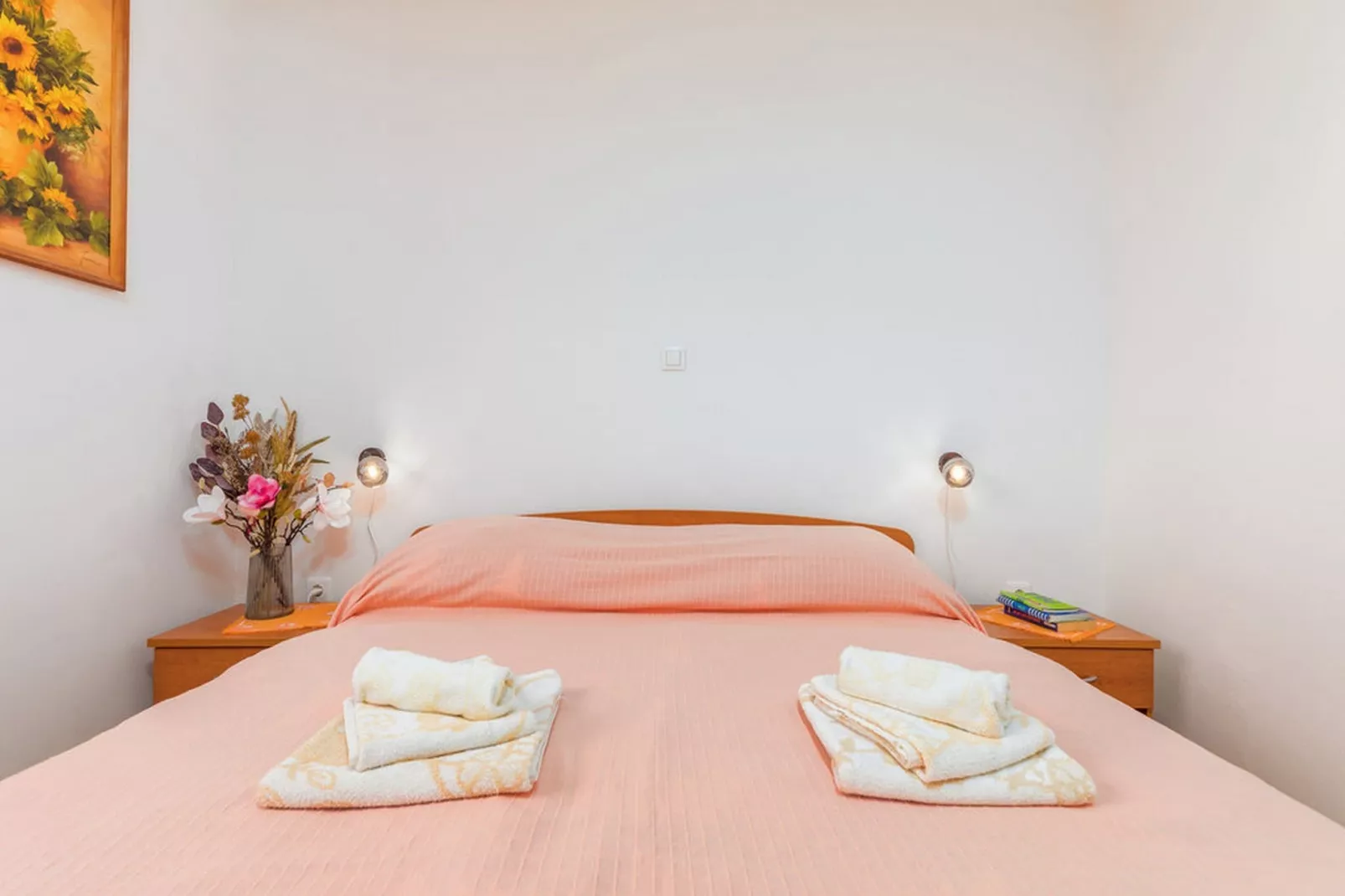 Apartment Dana - Two Bedroom Apartment with Terrace-Slaapkamer