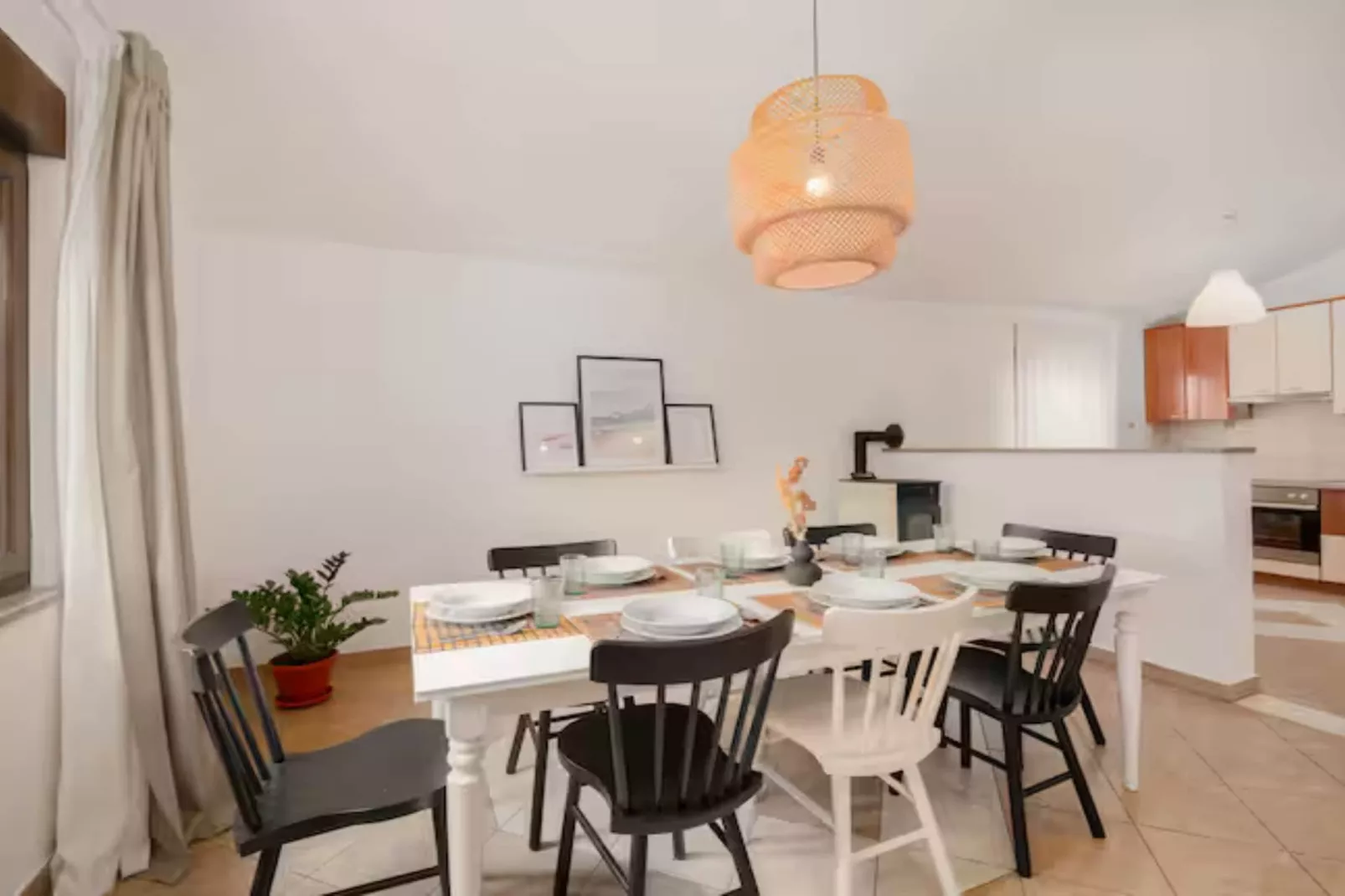 Villa Mima Pool Retreat - Five Bedroom Villa With Pool-Eetkamer