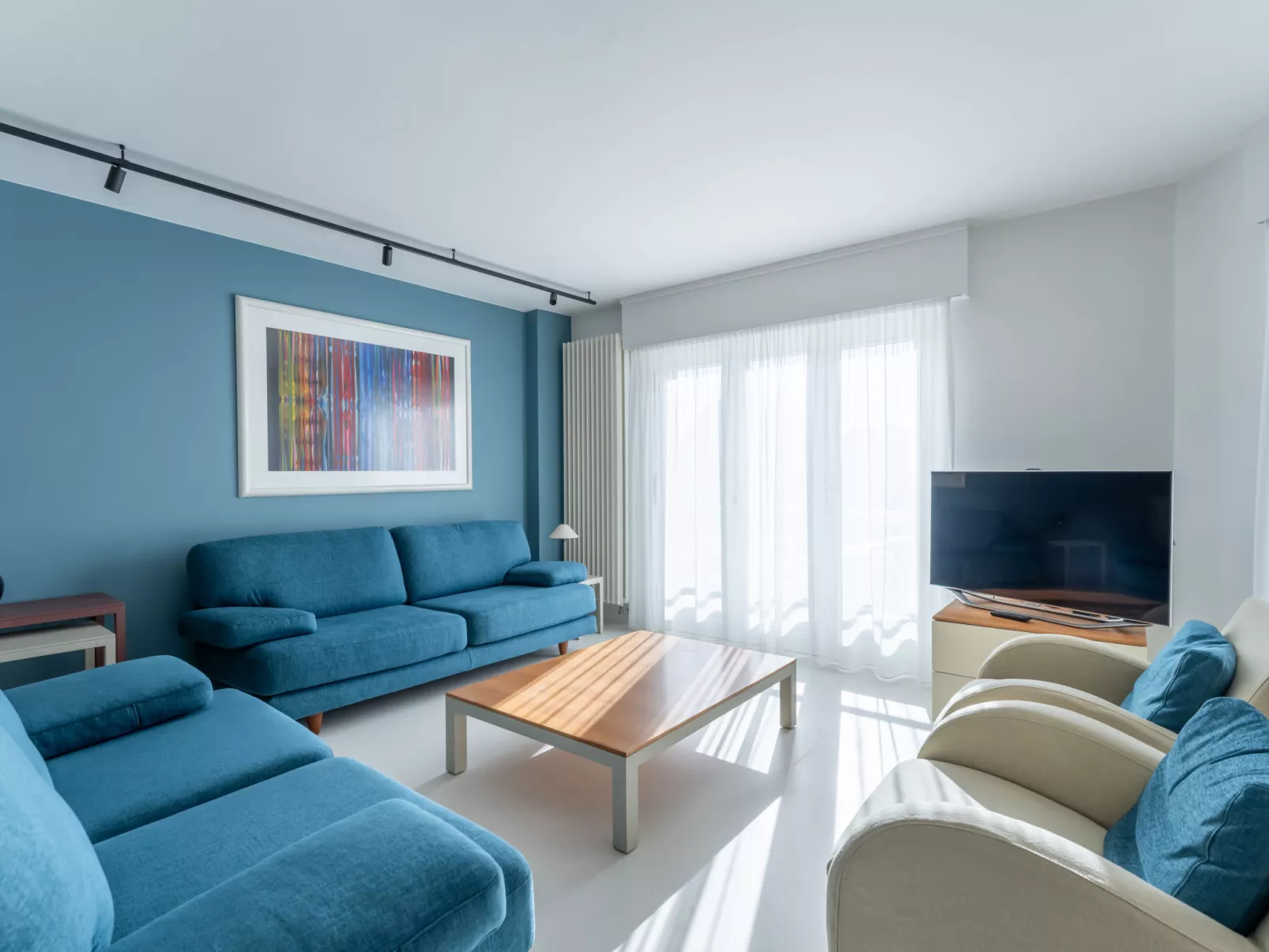 Marie Antoinette close by the sea-Binnen