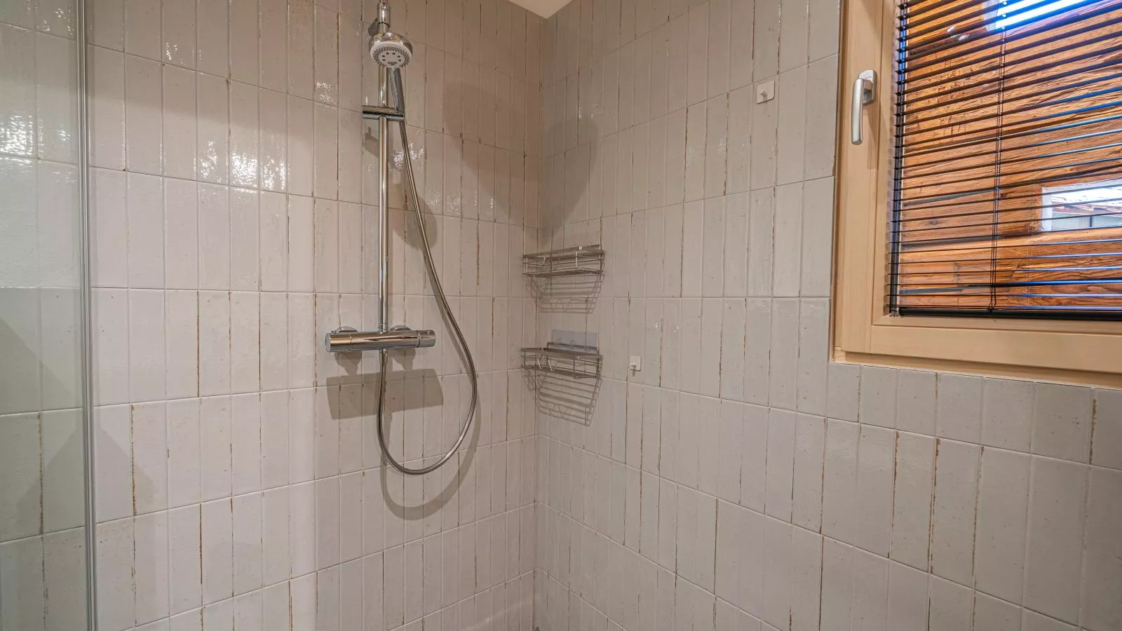 Raneburg 4 Futterhaus-Badkamer