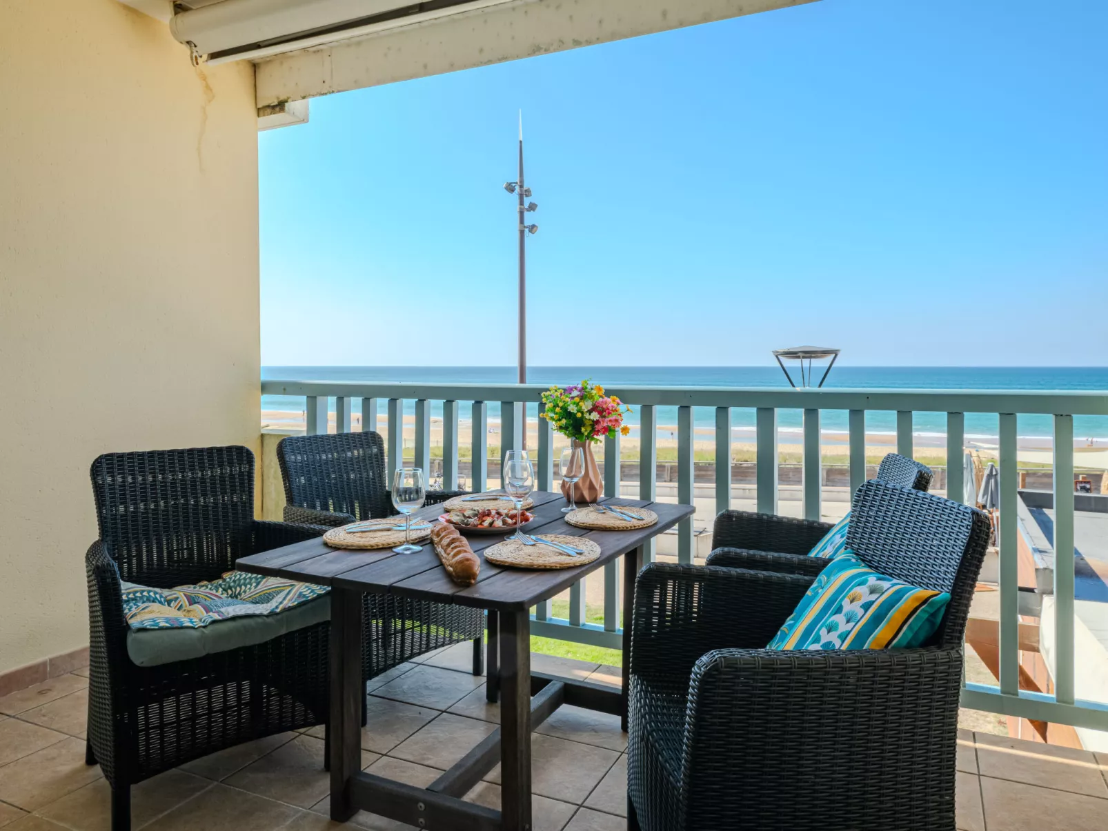 Les Hauts de la Corniche-Buiten