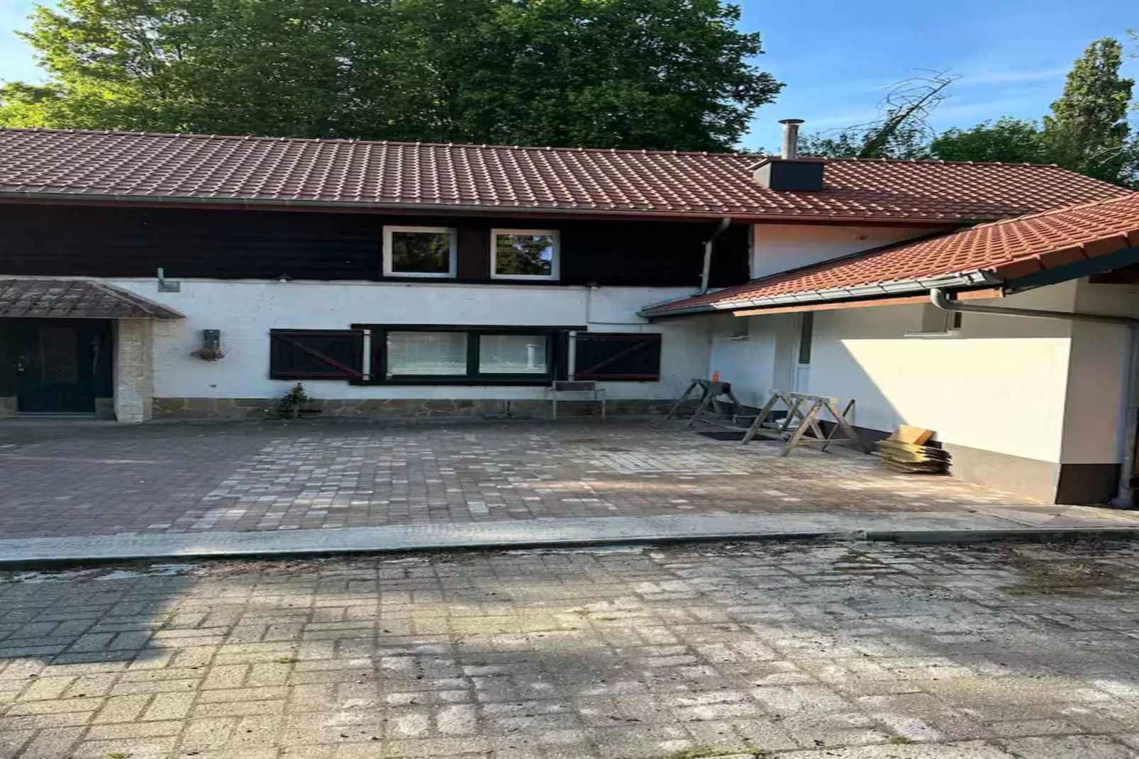 L'Ecureuil Blanc-Buitenkant zomer