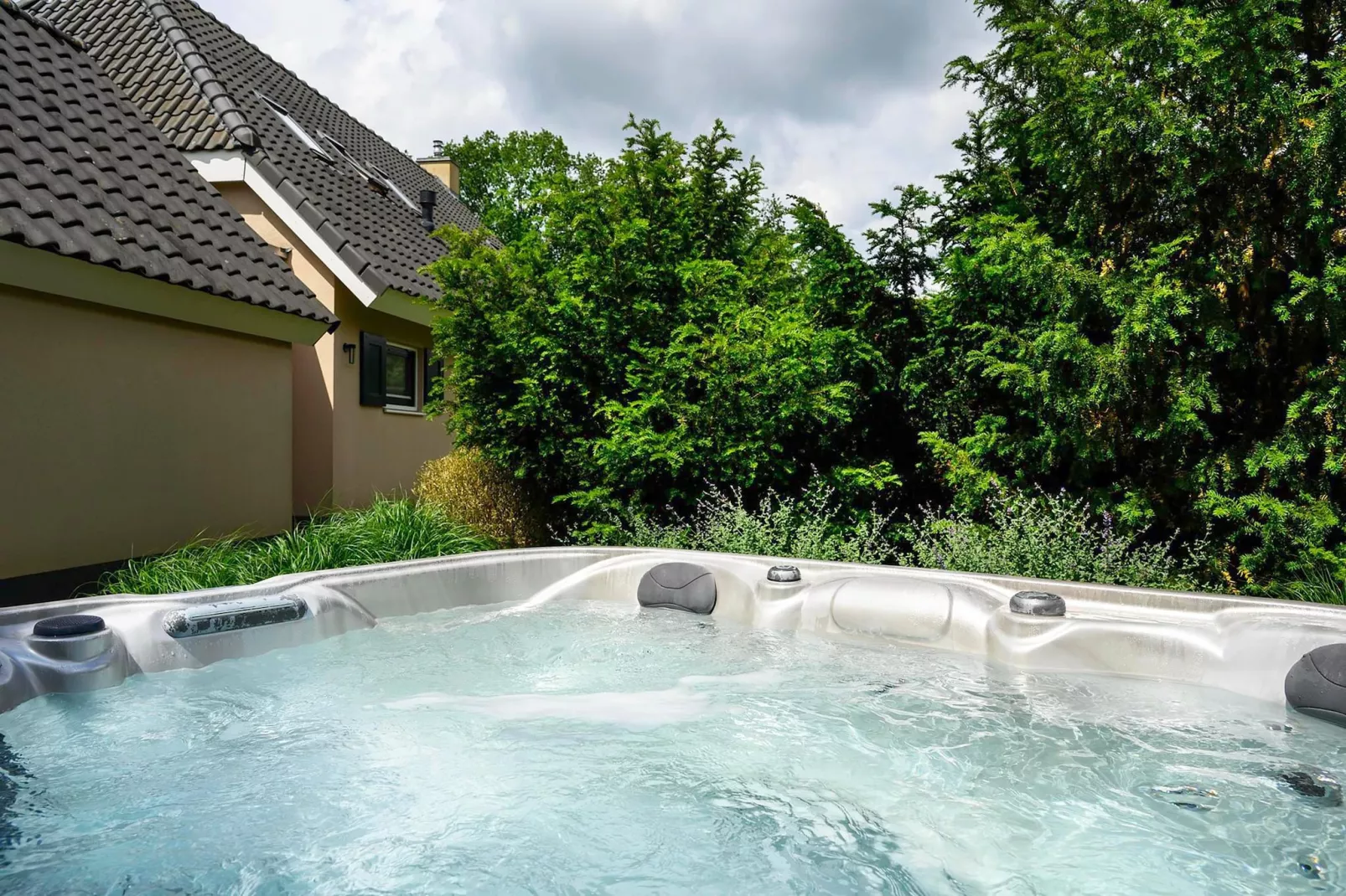 6 pers. Vosseberghuis Prestige met buitenspa-Wellness