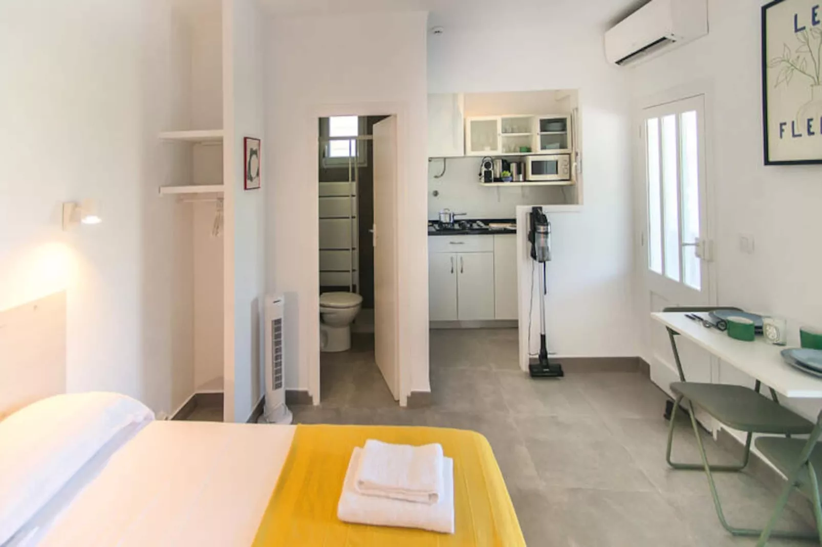 Studio à Roses-Niet-getagd