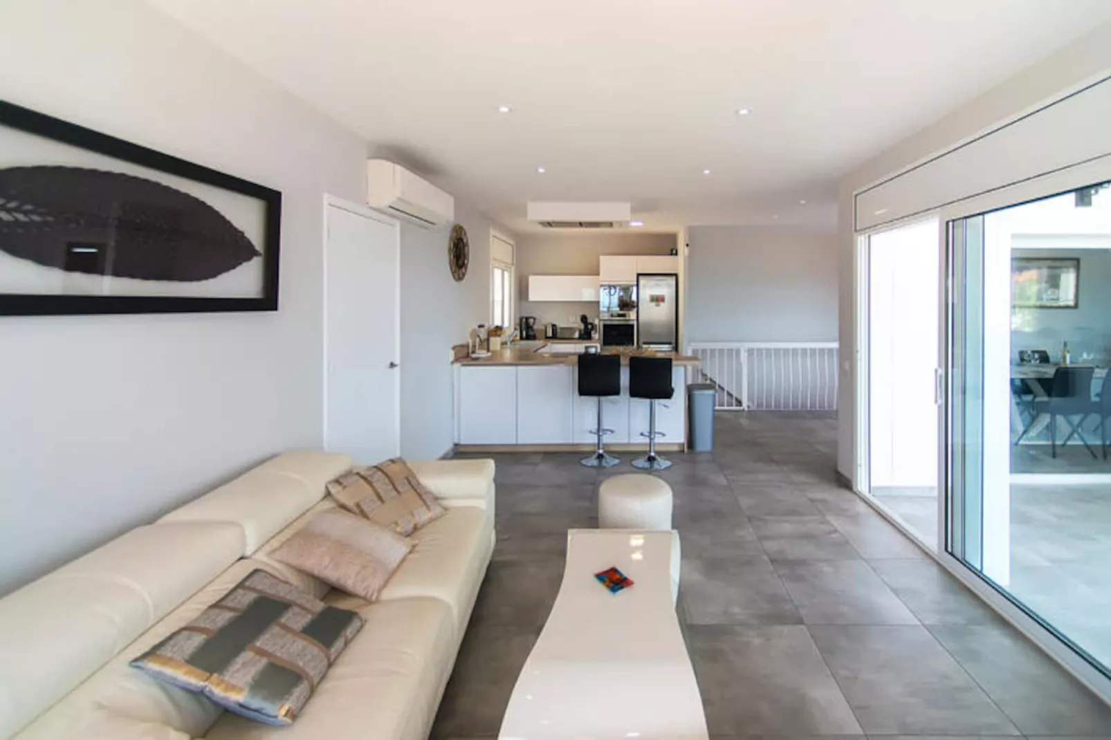 Maison à Roses-Niet-getagd