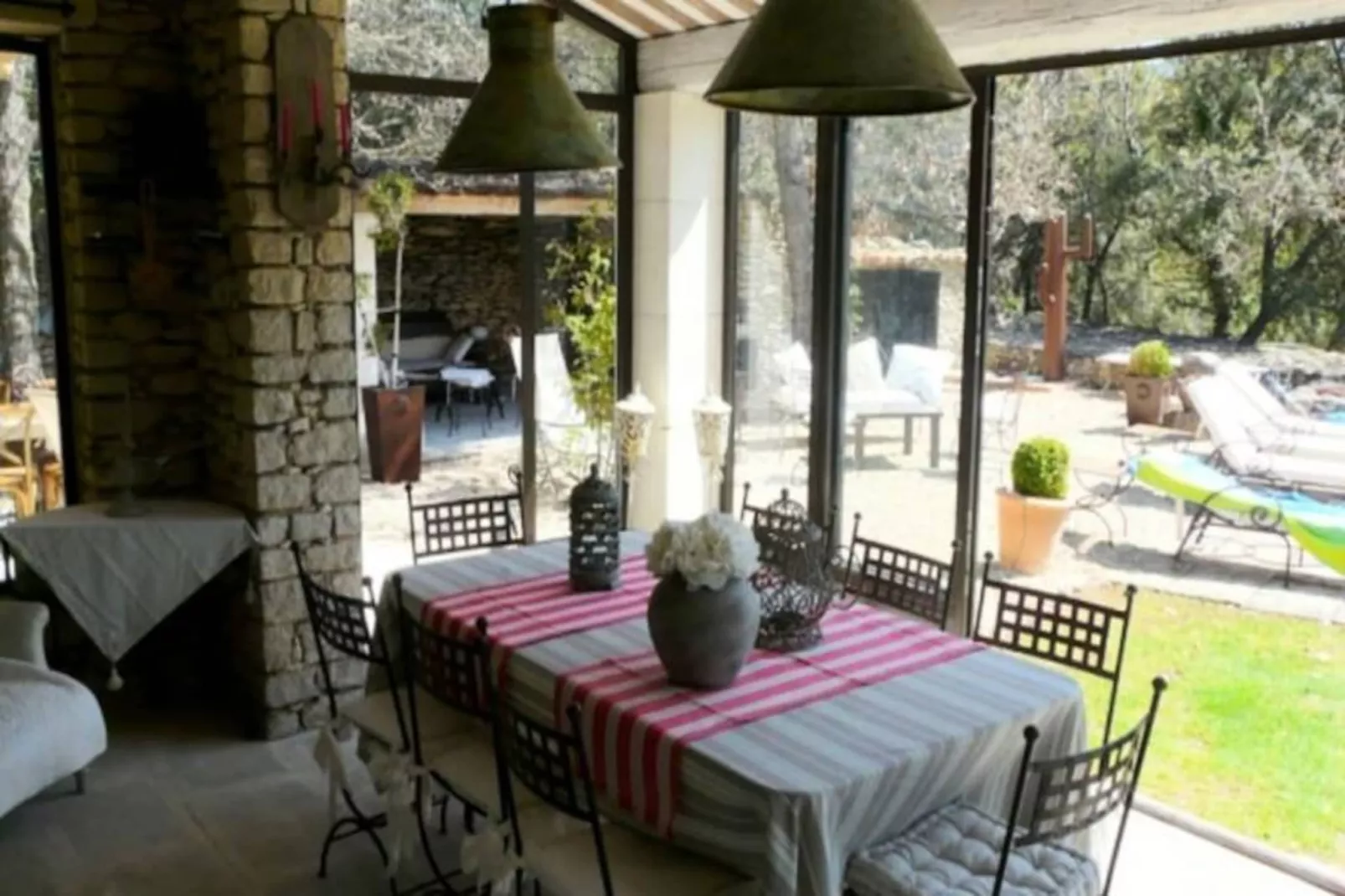 Belle Villa Proven&ccedil;ale Avec Piscine Et Jacuzzi-Niet-getagd