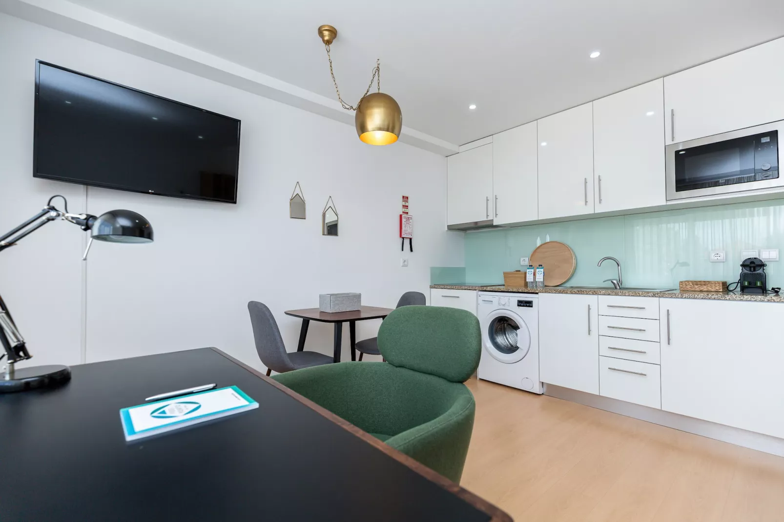 Feel Corporate Housing Marquês VI-Woonkamer