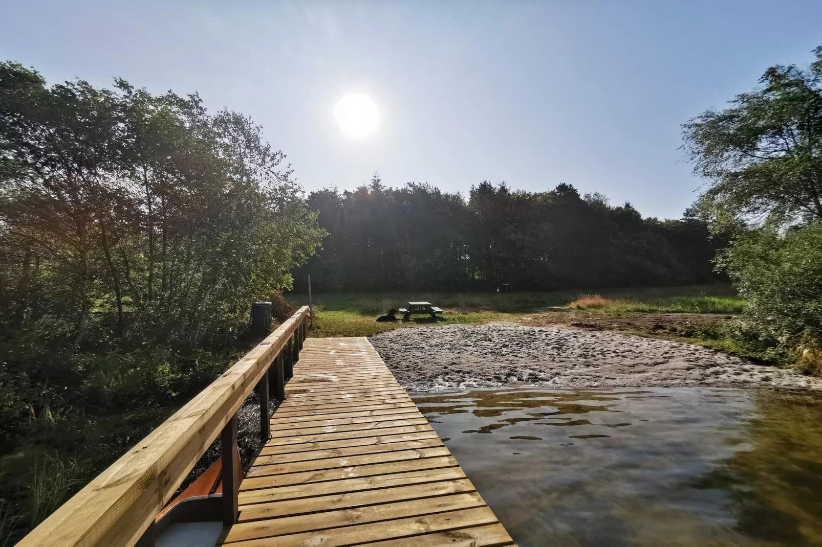 Rustieke Cottage nabij Kvie Lake-By Traum-Waterzicht