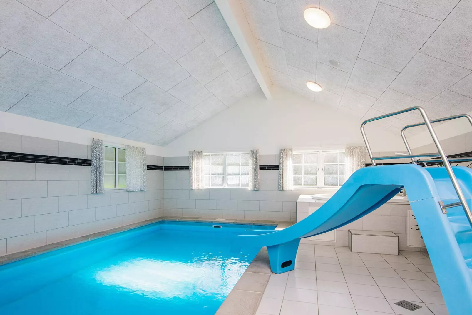 24 persoons vakantie huis in Blåvand-Zwembad