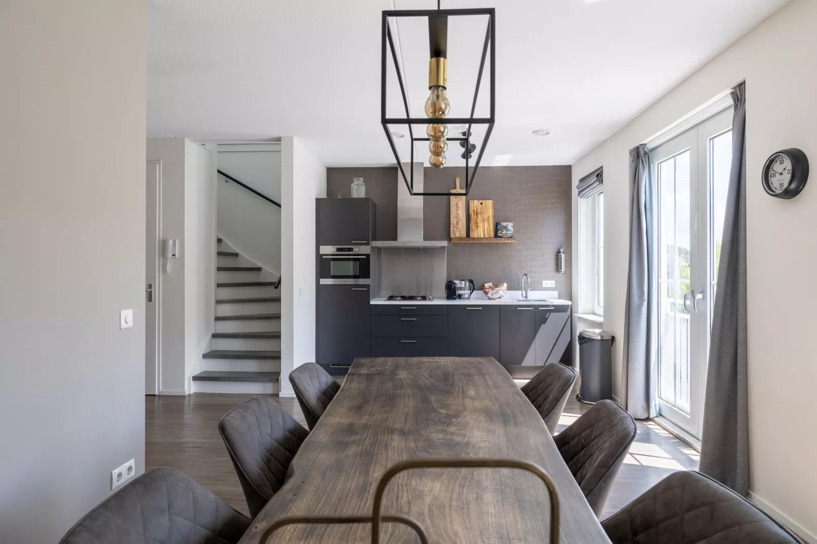 Appartement Kaapduinseweg 13 Dishoek 13D luxe 6p sauna-Eetkamer